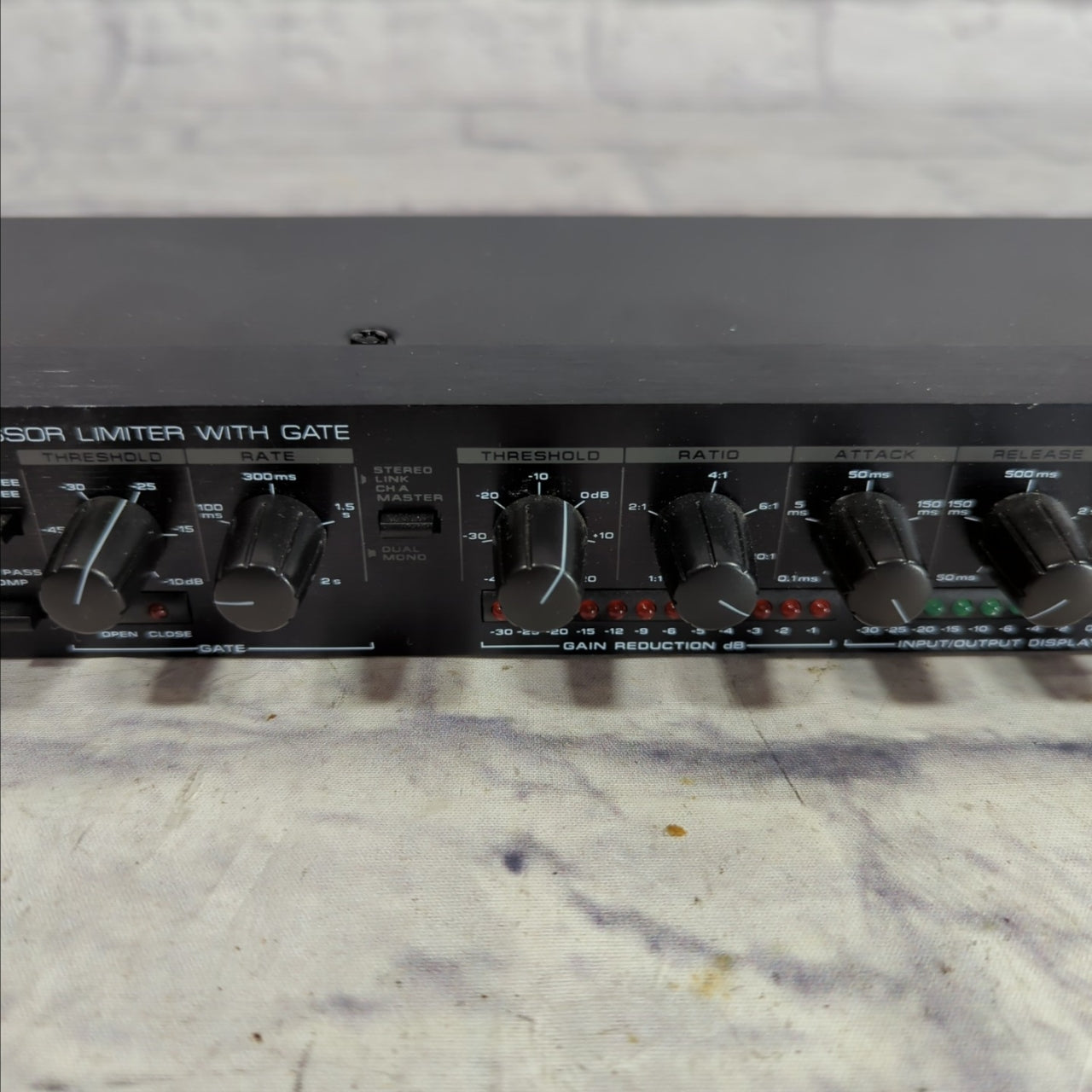 Alesis 3630 Dual Channel Compressor Limiter w/ Gate