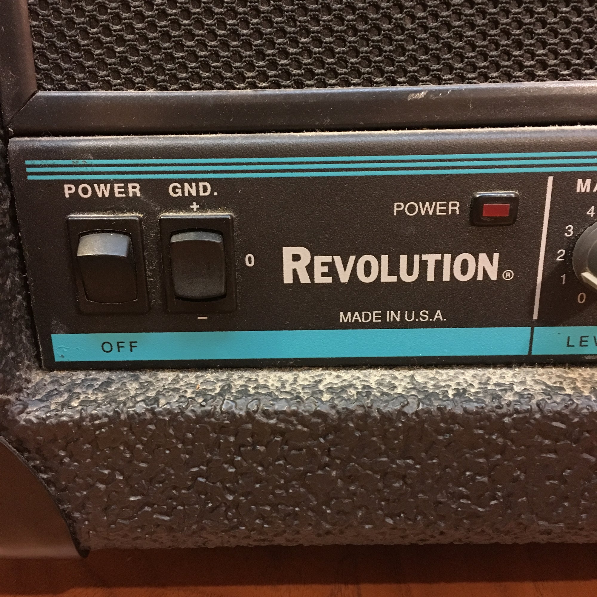 ** Peavey Revolution Black/Teal Amp Head