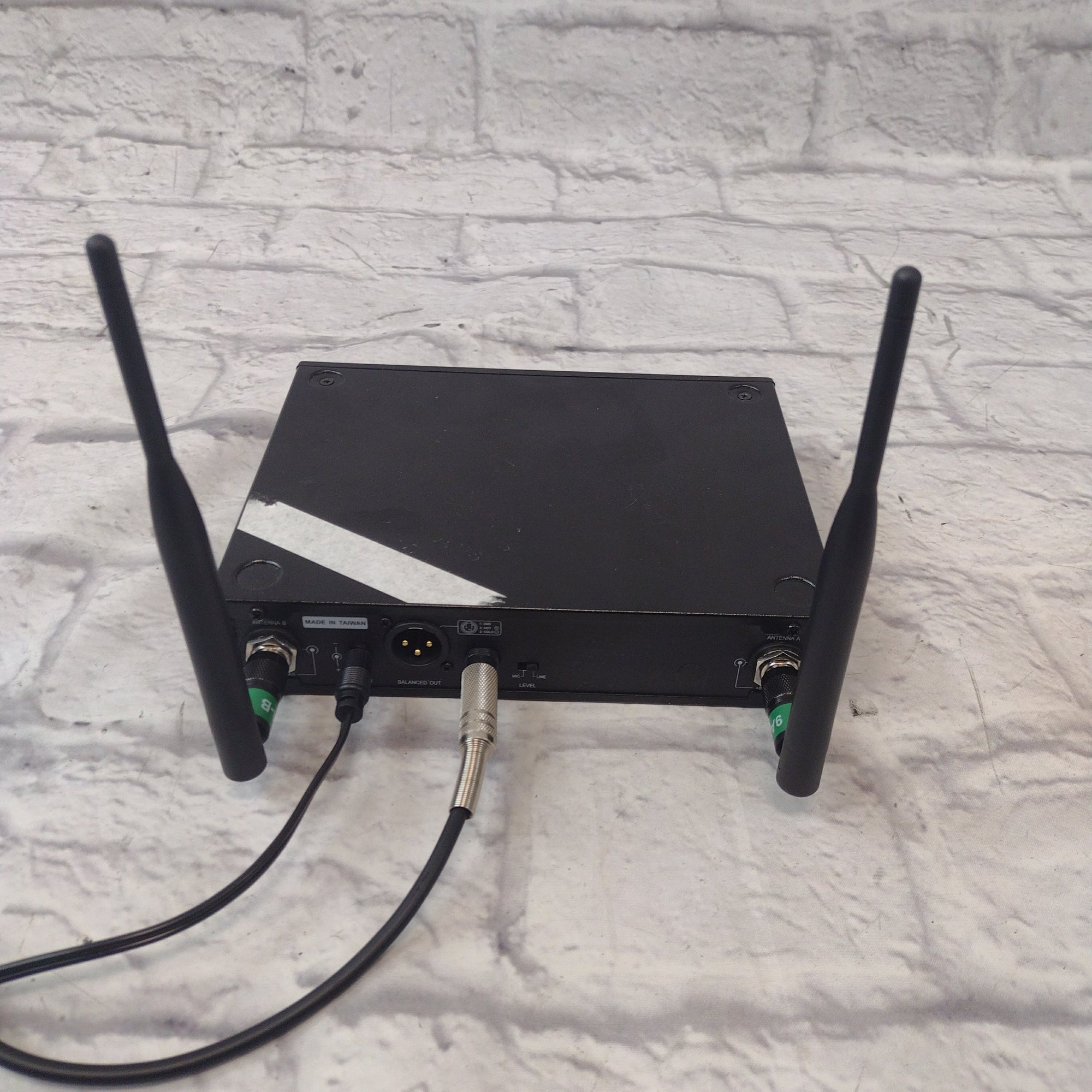 Mipro ACT-311b/ACT32T Instrument Wireless Outfit