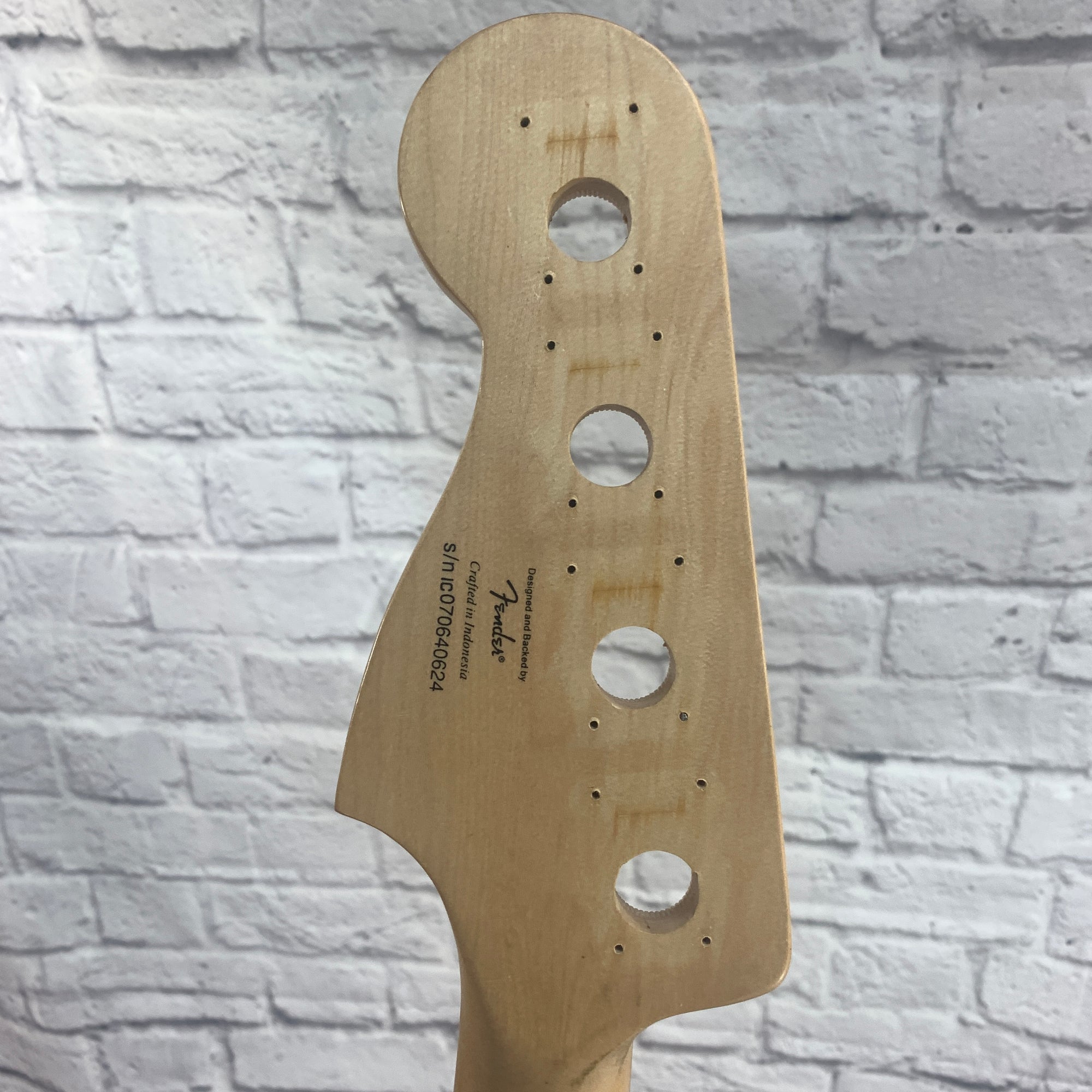 Squier Affinity P Bass Maple Neck