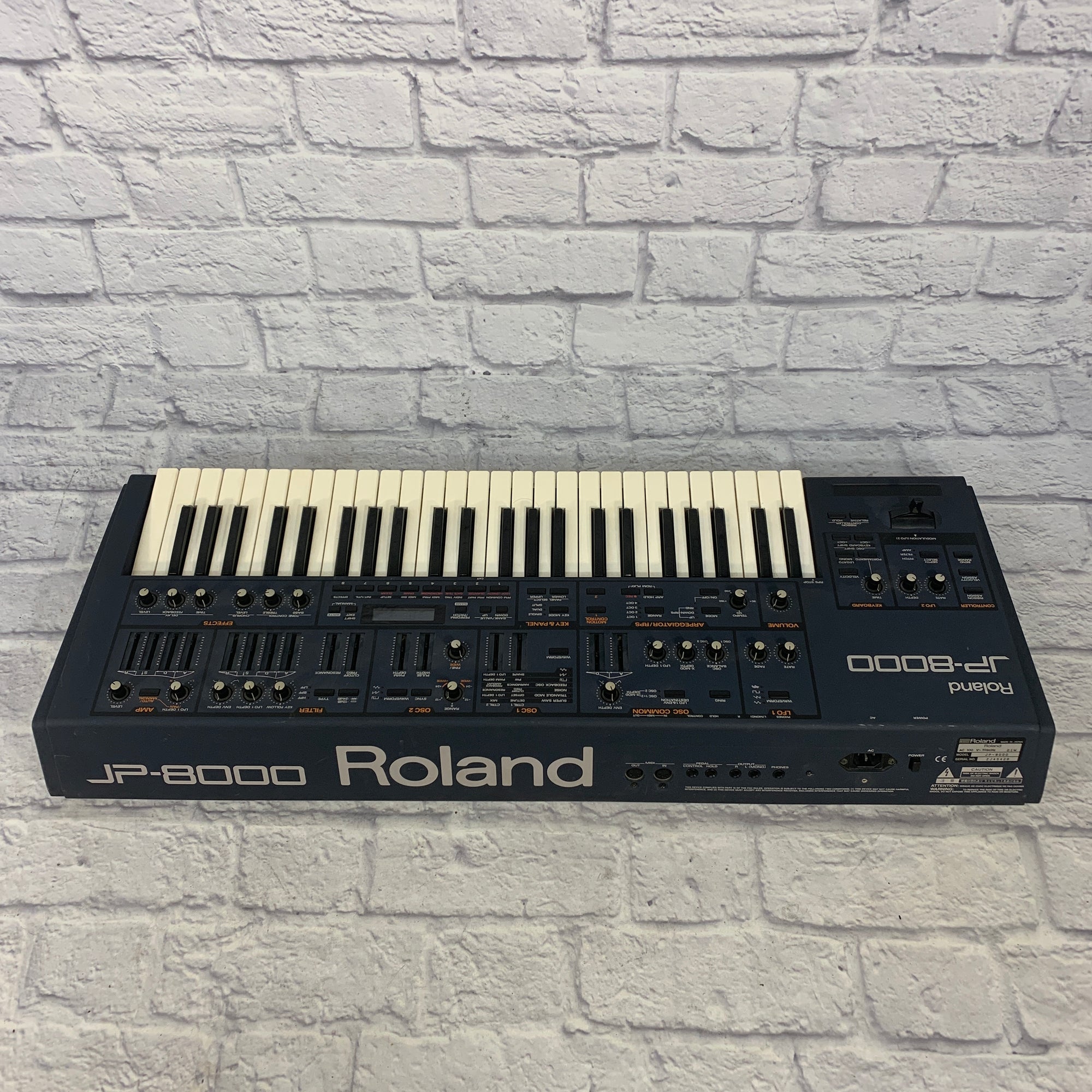 Roland JP-8000 Analog Modeling  Synthesizer