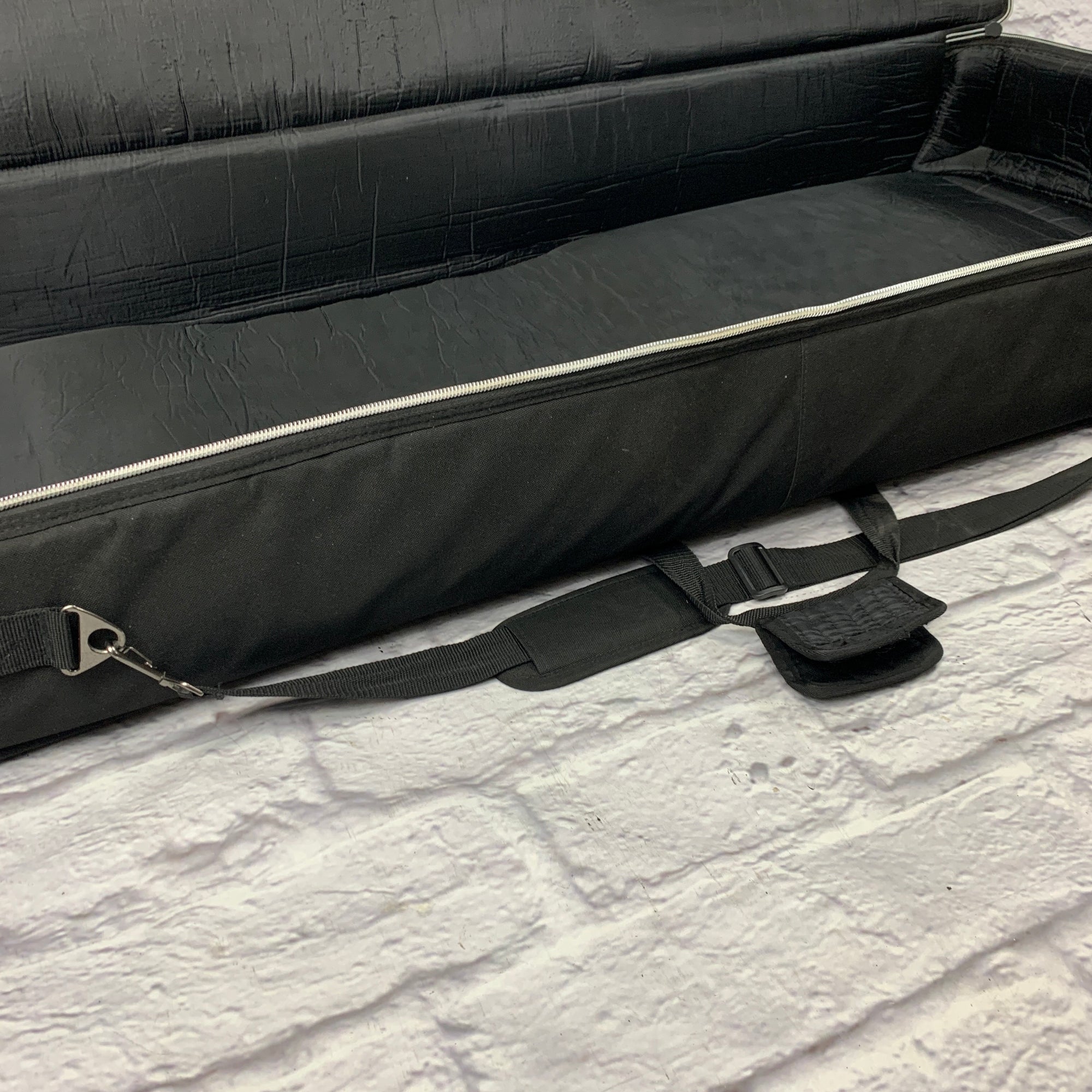 Road Runner 88-Key Rolling Keyboard Bag