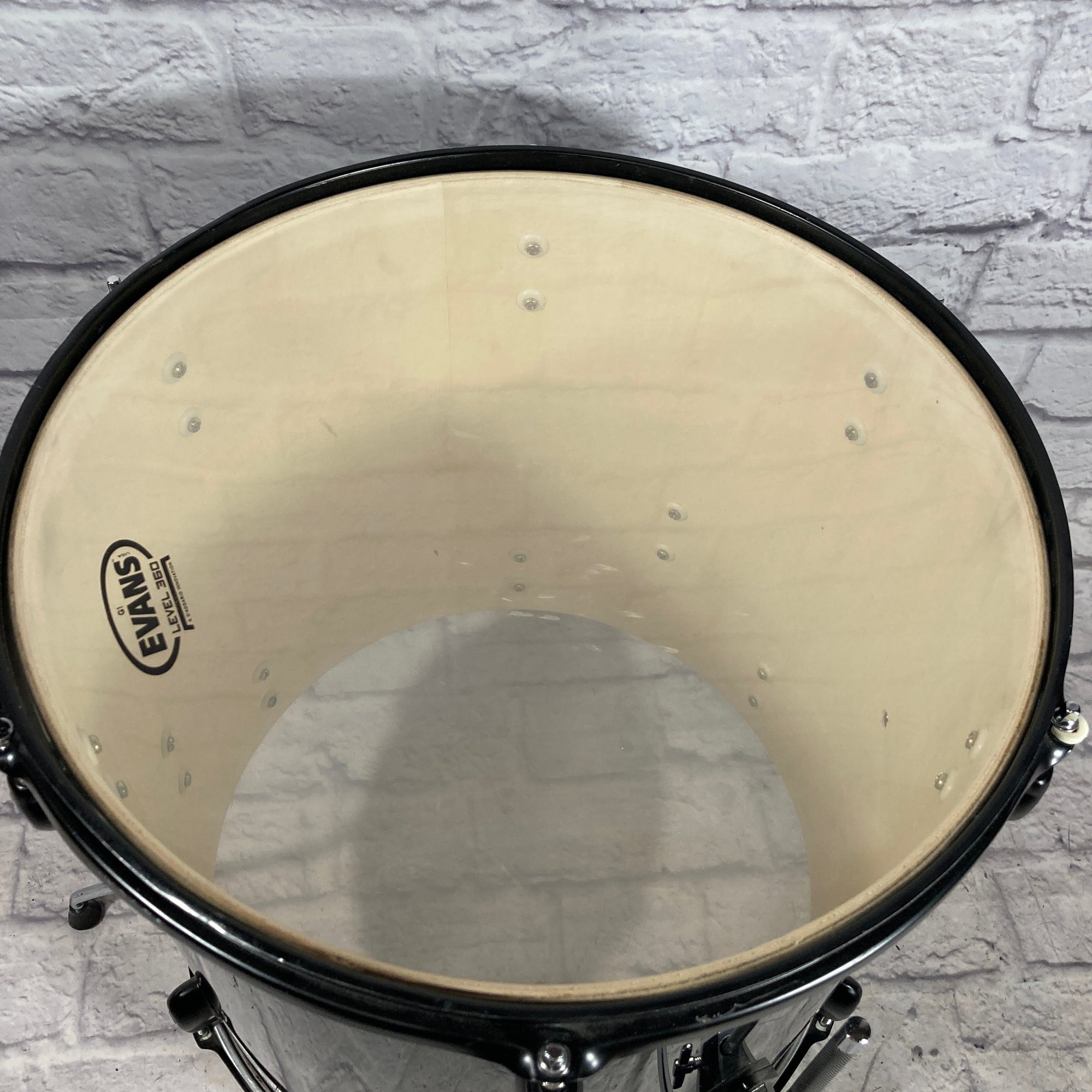 Unknown Black 16 x 16 Floor Tom