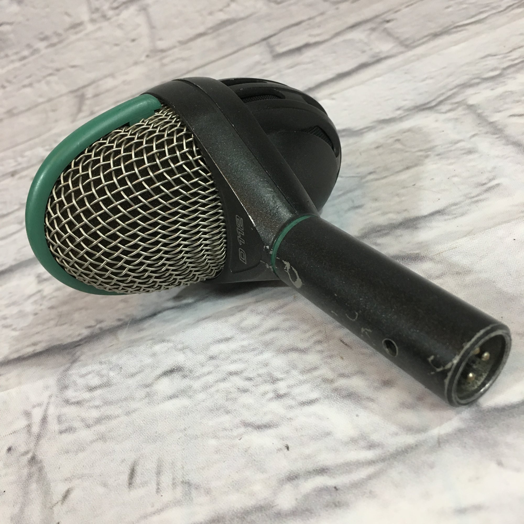 AKG D112 Dynamic Microphone