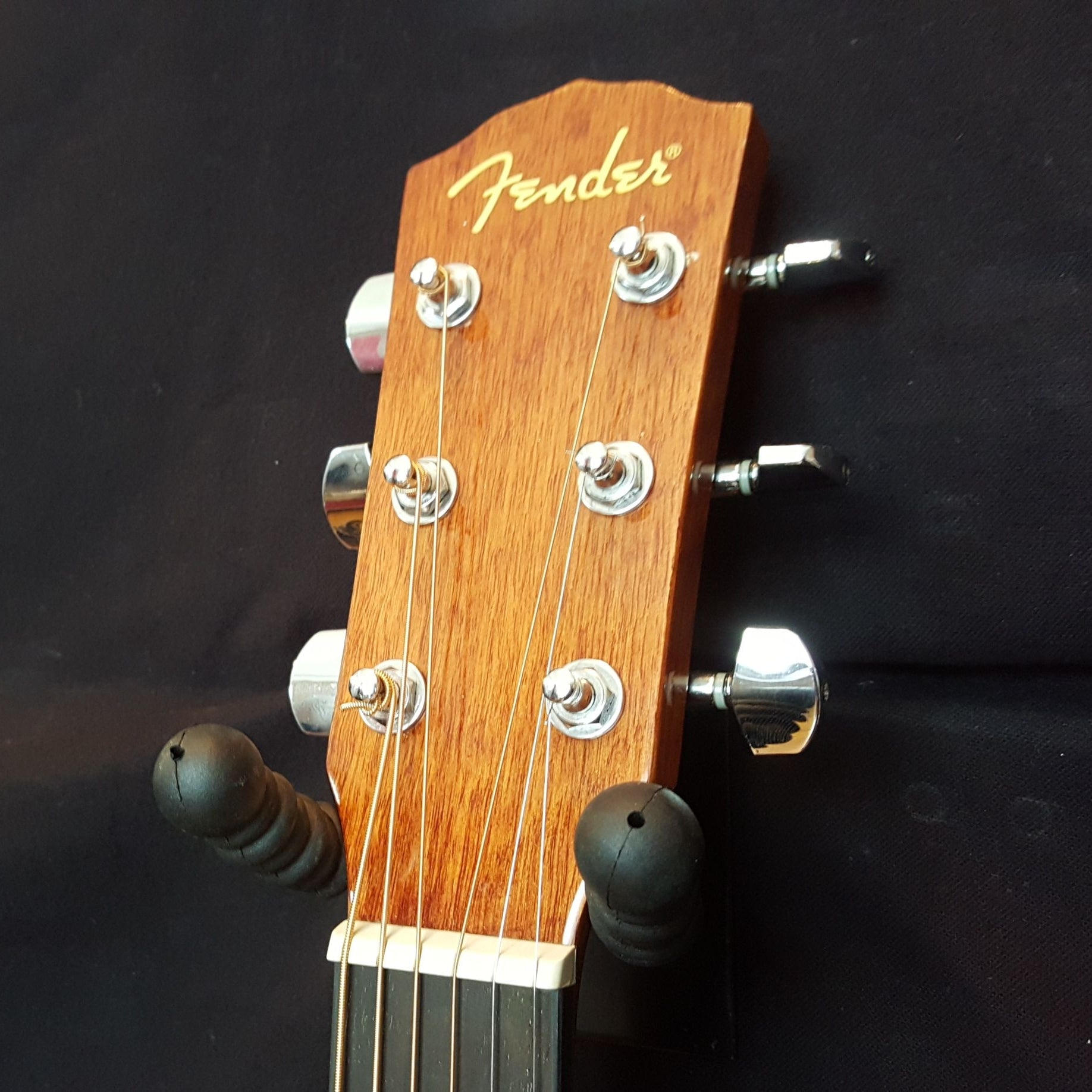 Fender DG8S Acoustic Guitar w/ Bag & Acc.