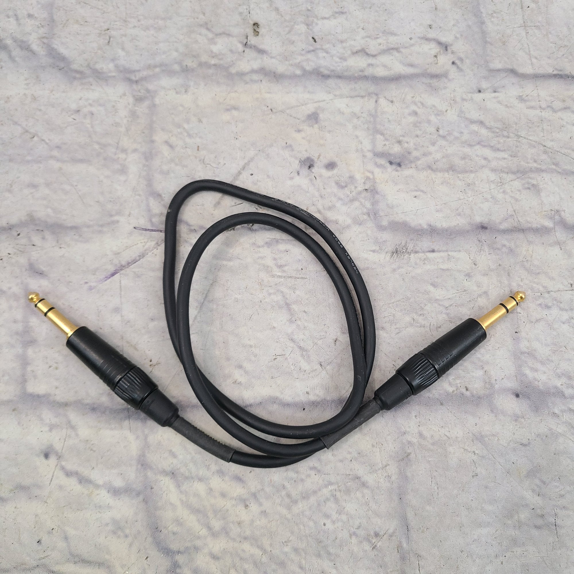 Mogami 1/4 Stereo Cable 3ft
