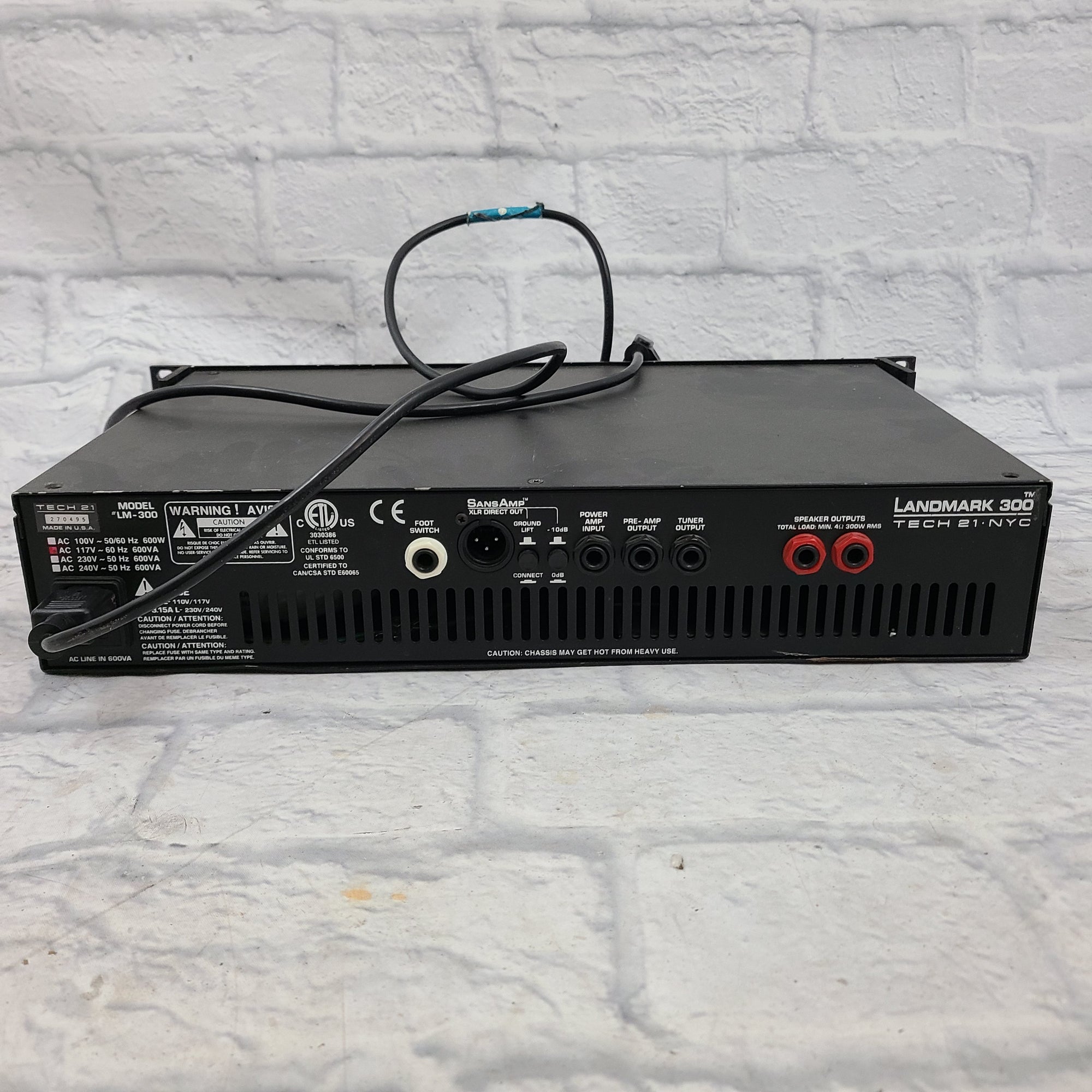 Tech 21 Landmark 300 Bass Head