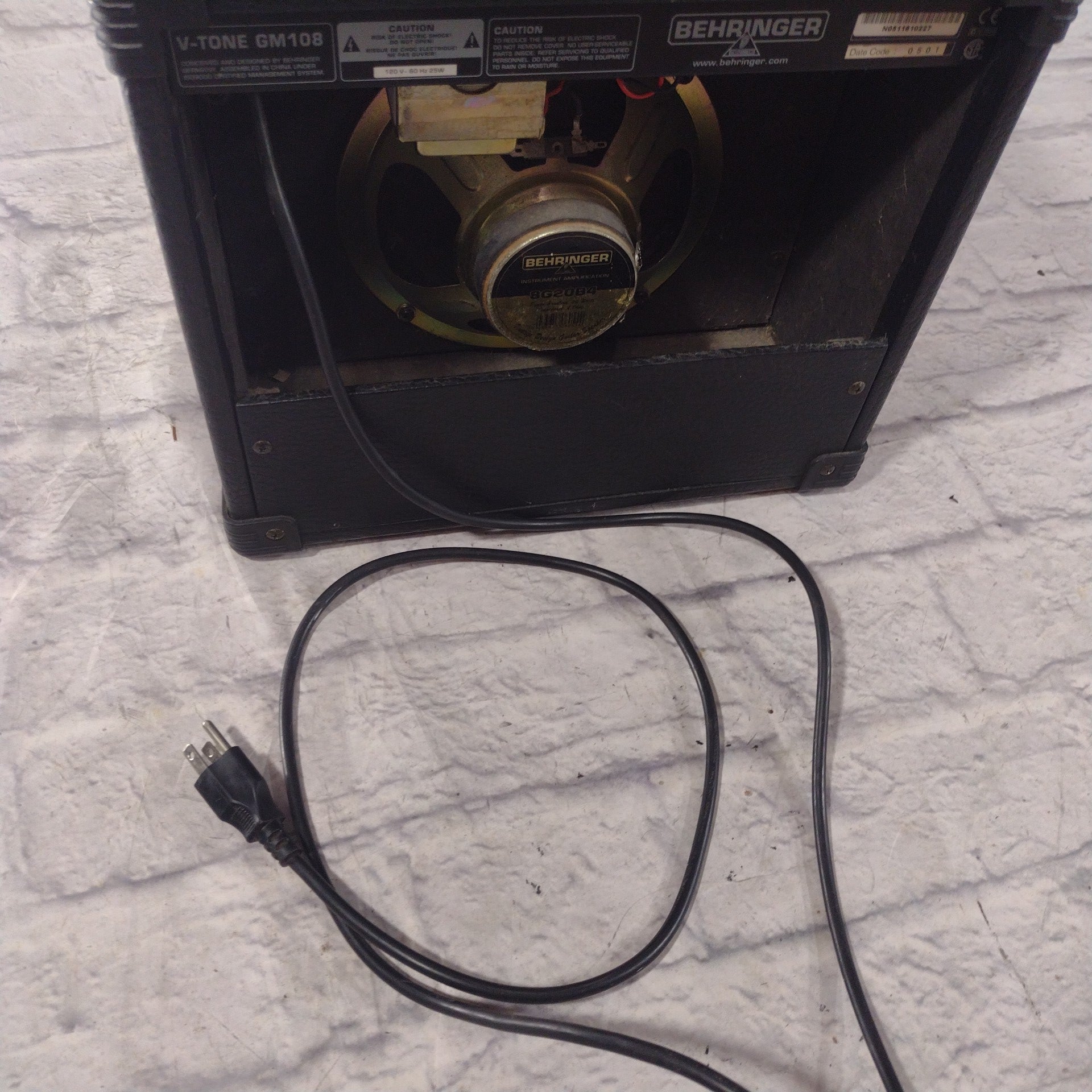 Behringer GM108 V-Tone 8" 15-Watt Guitar Combo