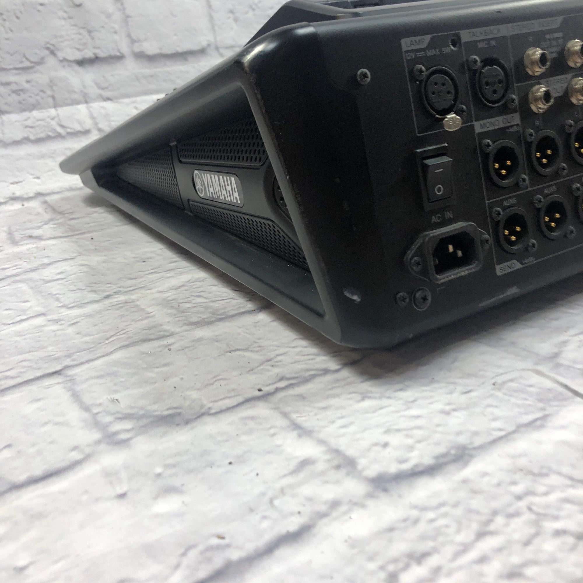 Yamaha MGP32X 32 input Mixing Console - Evolution Music