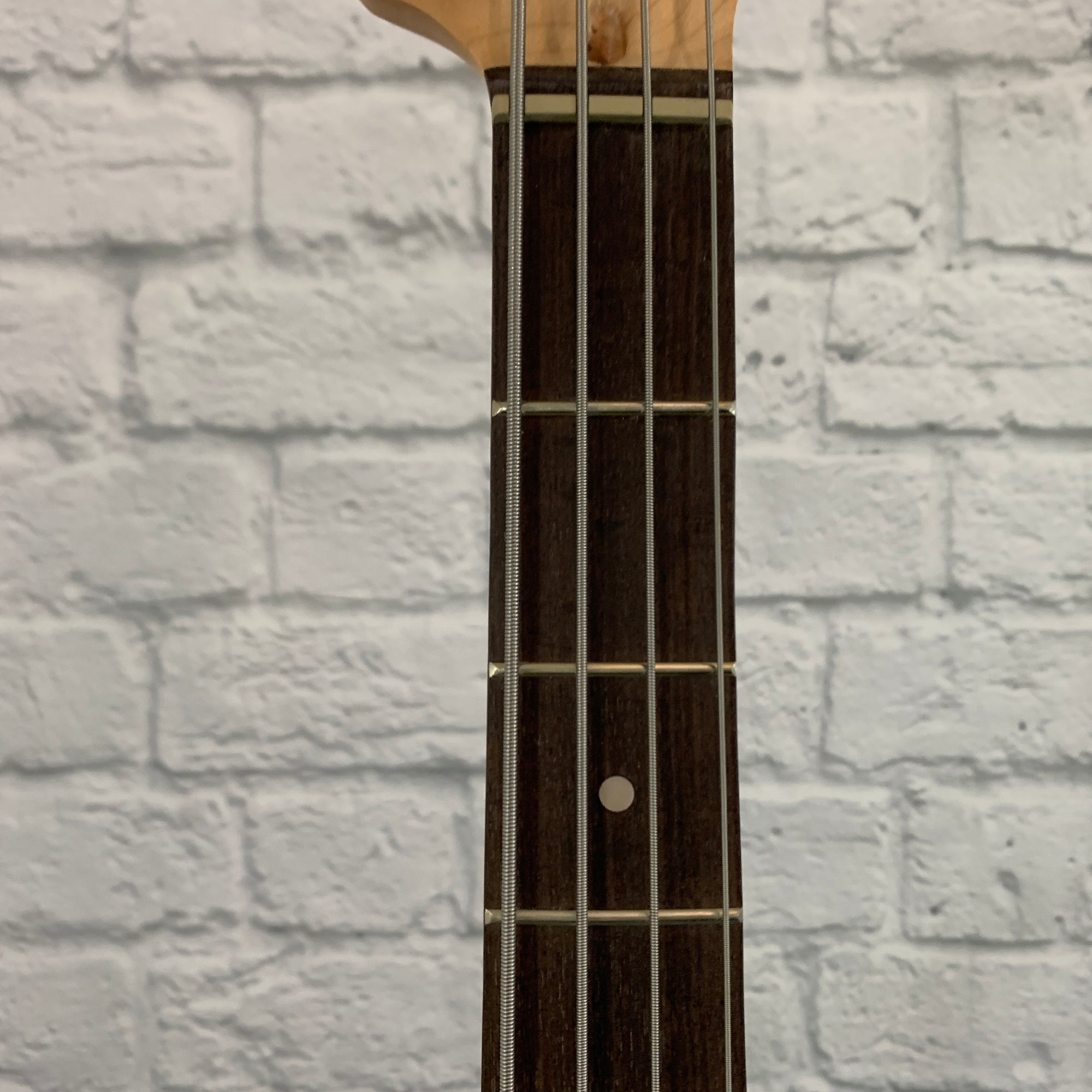 Nashville Guitar Works 210 Electric P Bass - Sunburst, Rosewood Fretboard