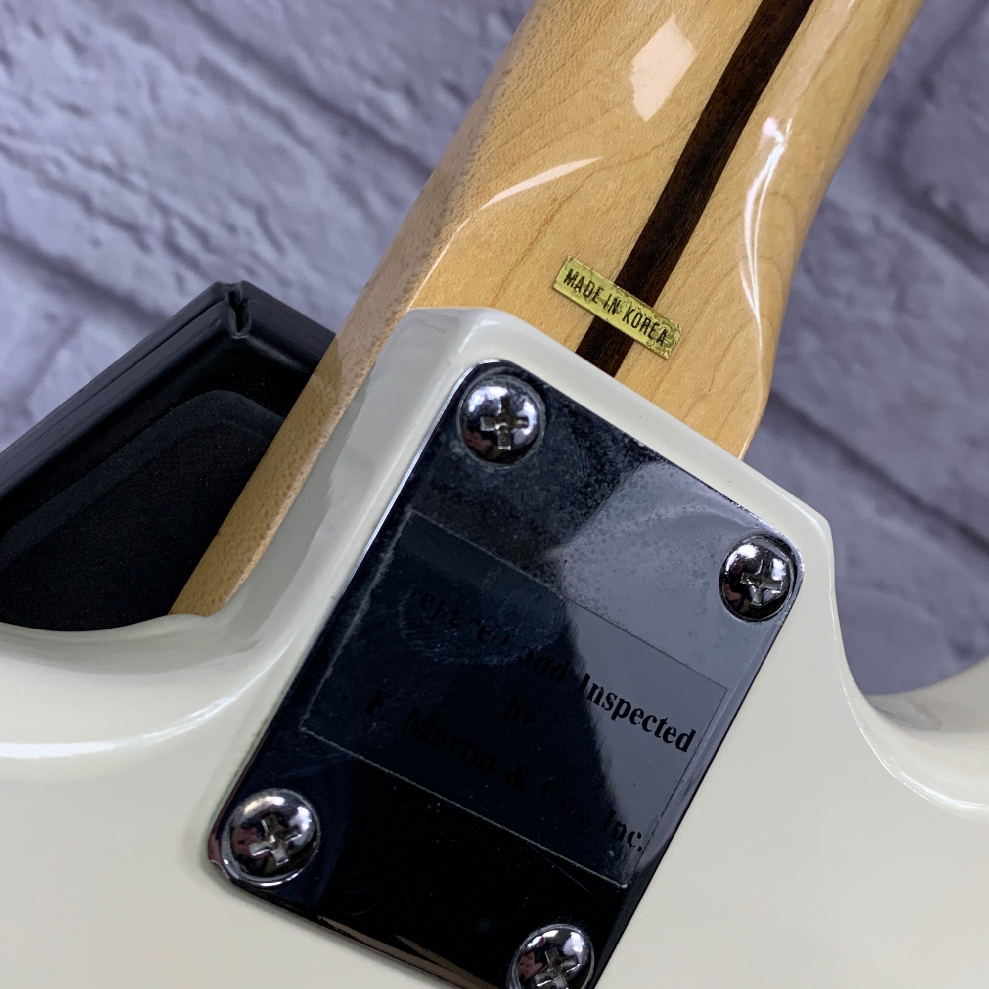 Stinger SSX Strat-Style Electric Guitar White