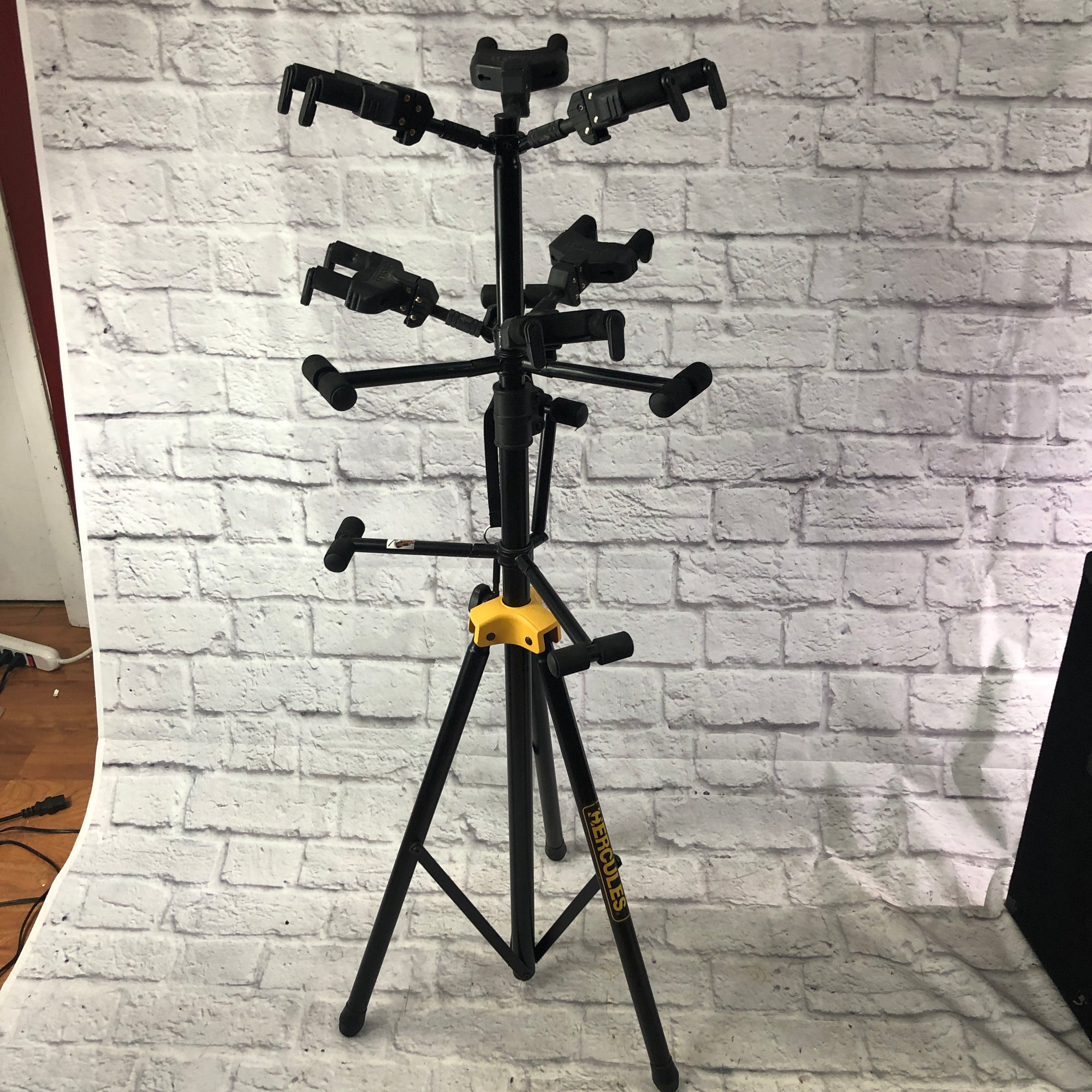 Hercules 6 Guitar Stand