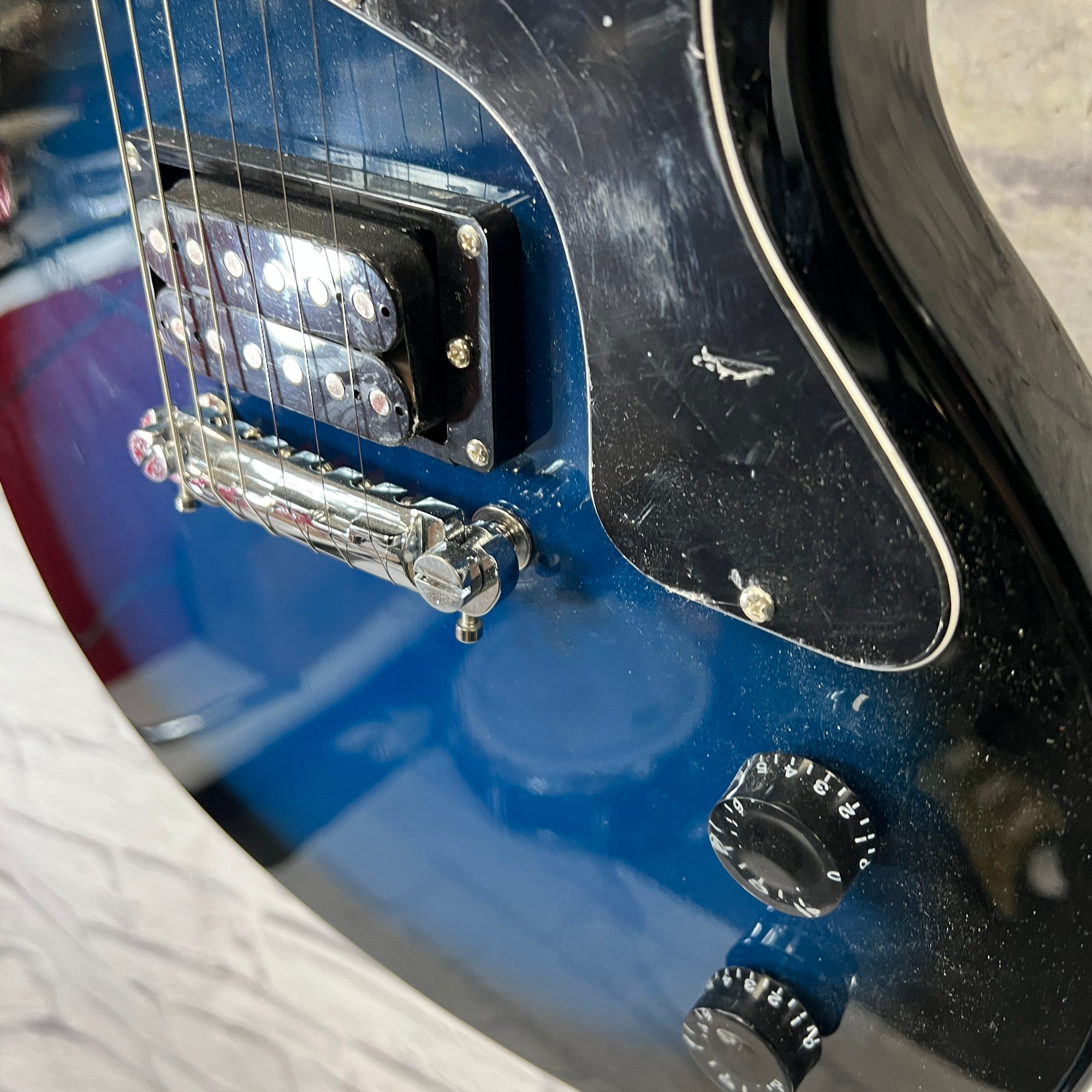 Maestro Les Paul Blue to Black Burst Electric Guitar - Evolution Music