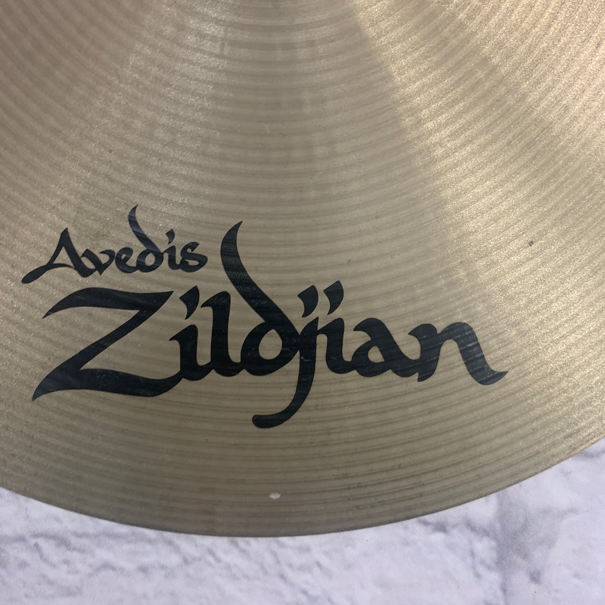 Zildjian Avedis Medium Thin Crash Cymbal