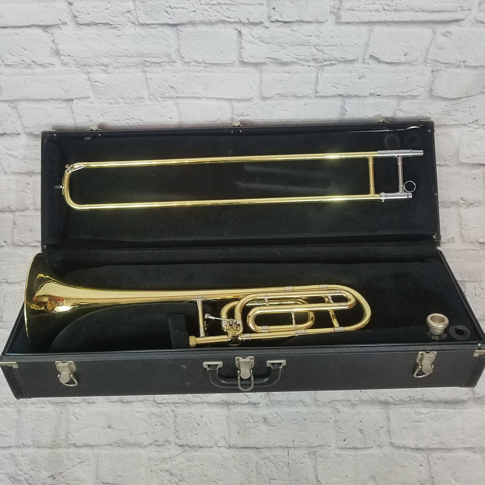 Bach Step-Up TB200B Tenor Trombone w/ case