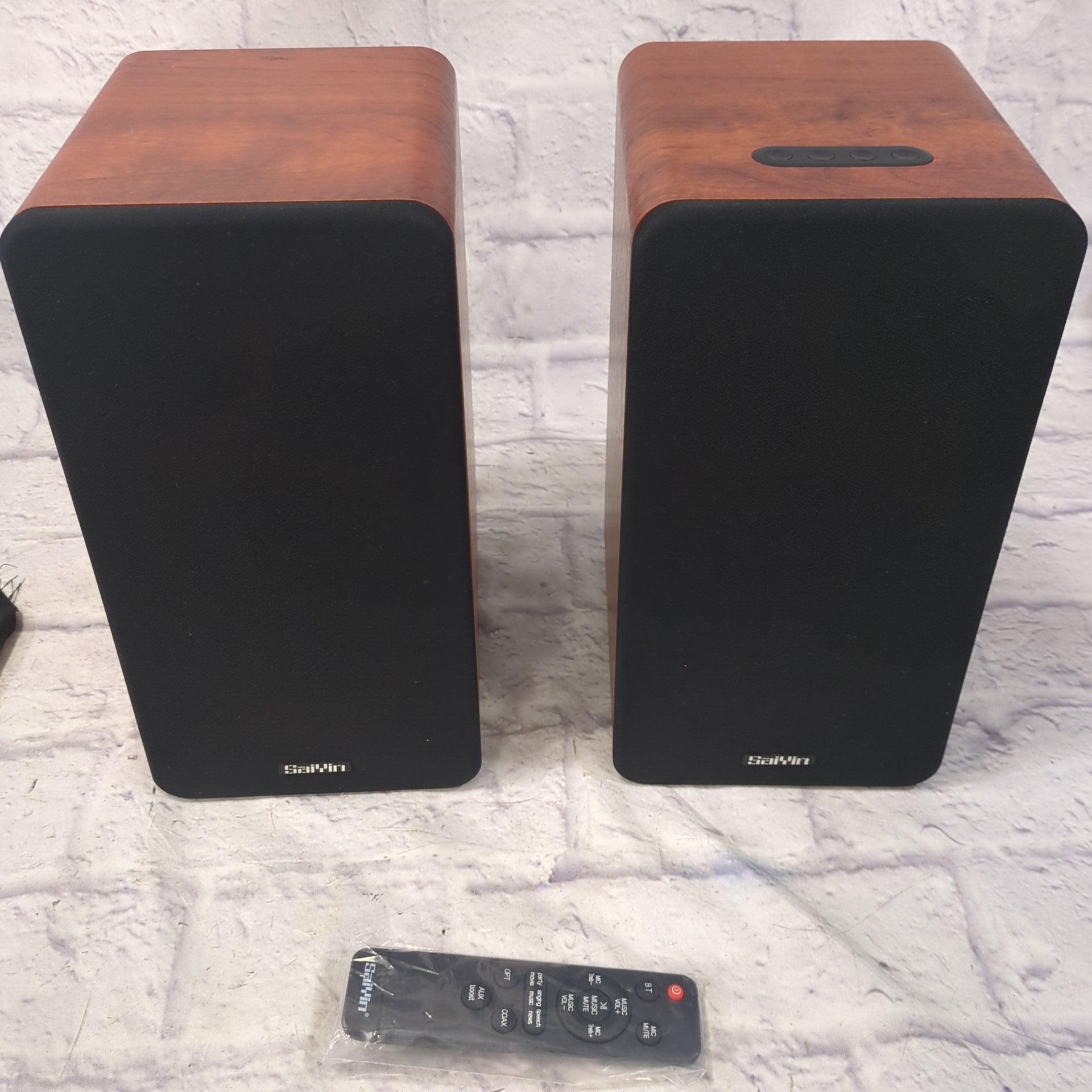 Saiyan DS6801 Bookshelf Speaker Pair