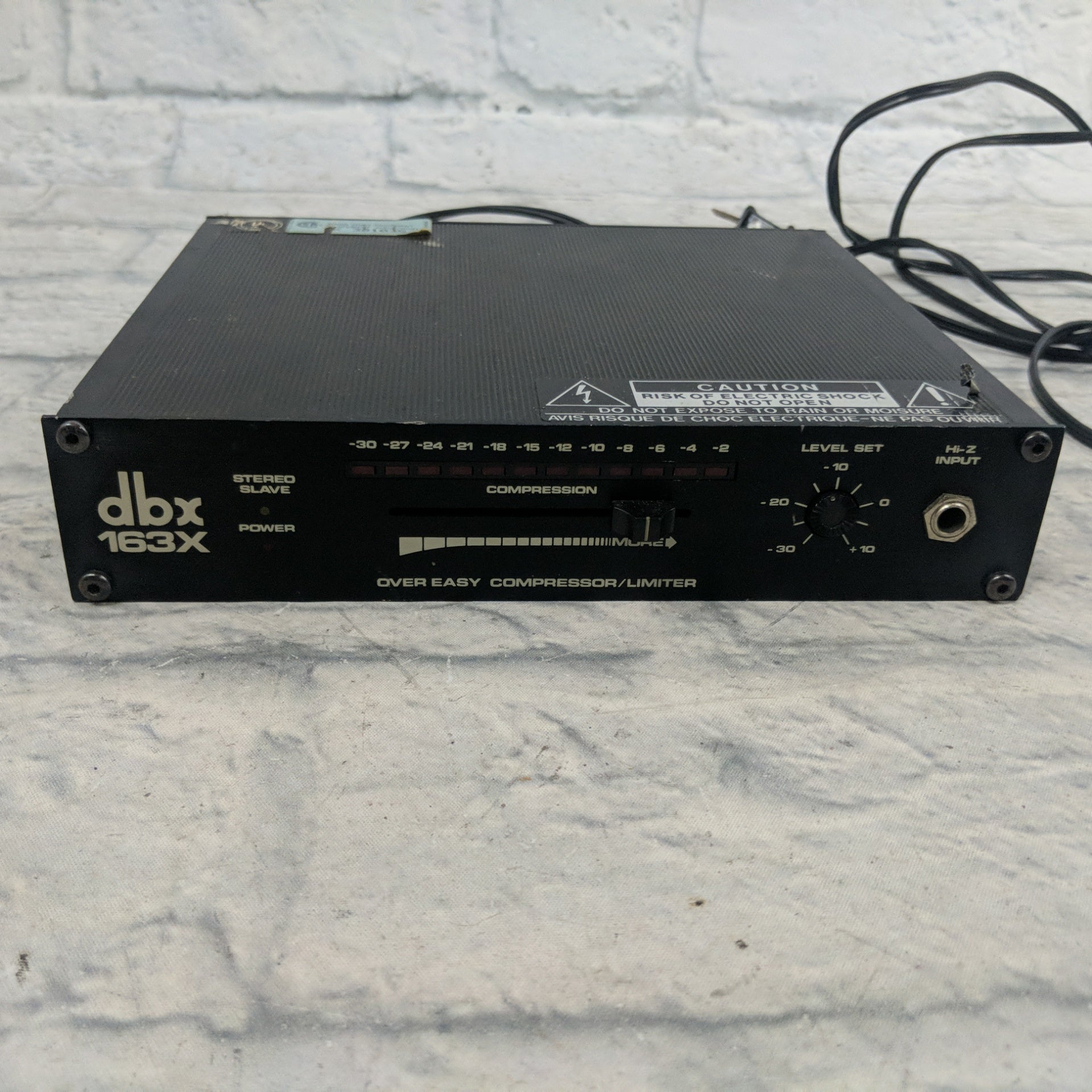 DBX 163X Over Easy Compressor / Limiter