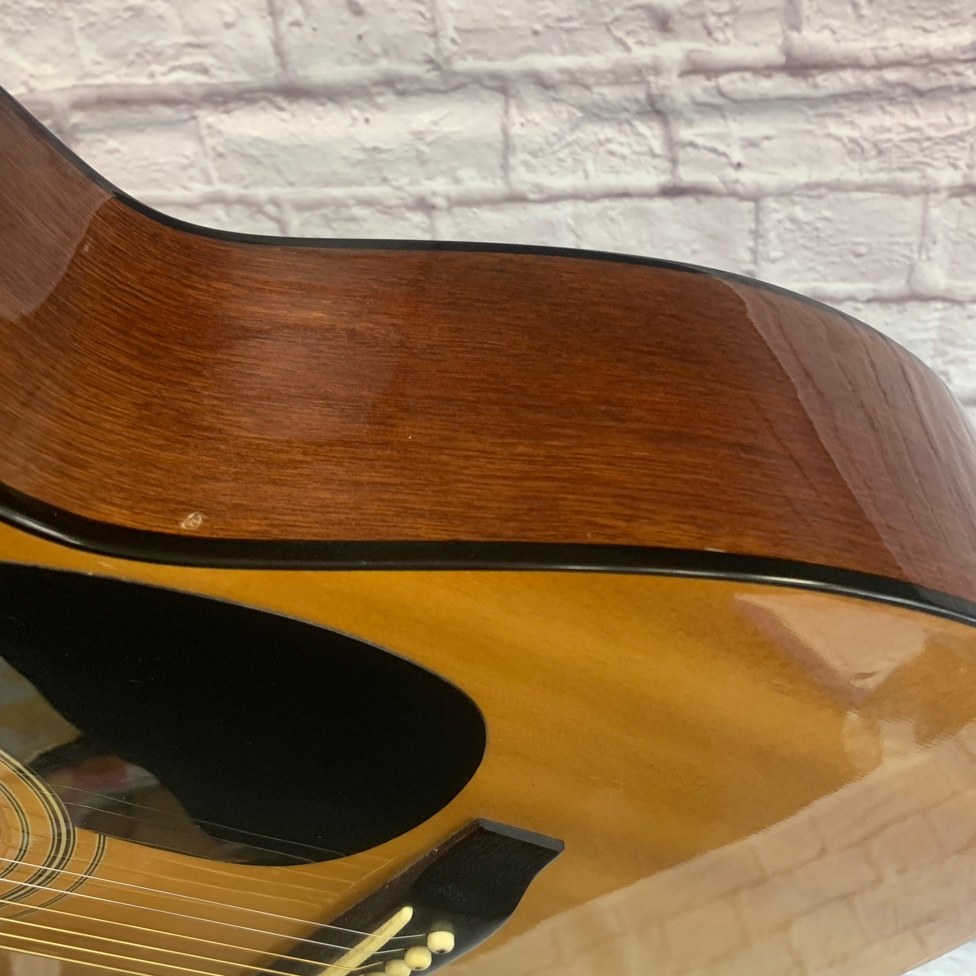 Montana M17-4 Acoustic Guitar - Natural