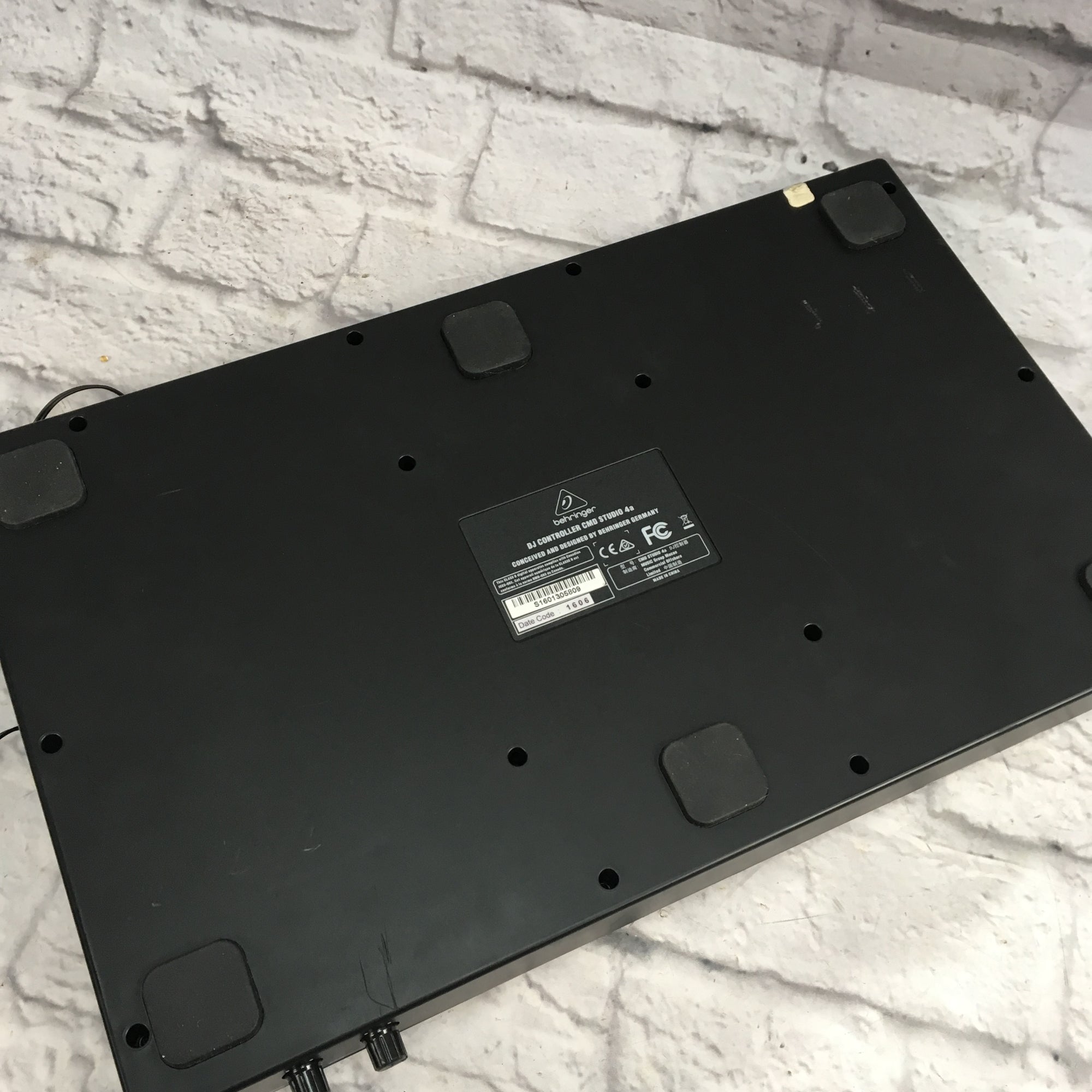 Behringer CMD Studio 4a DJ MIDI Controller