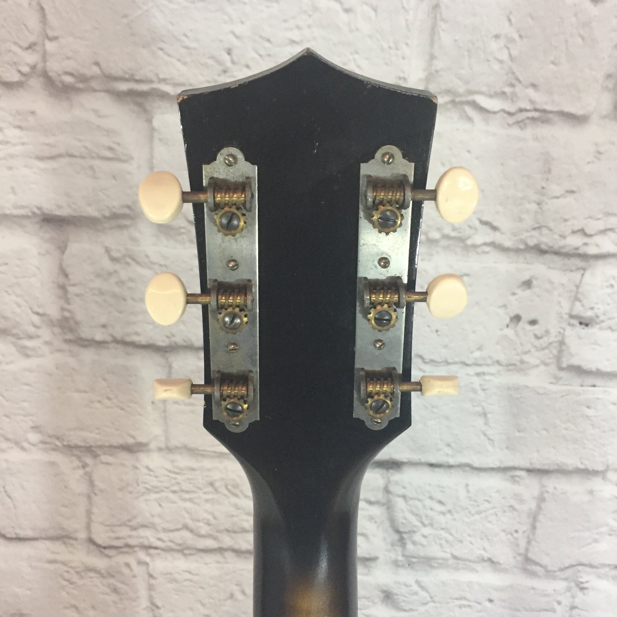 Harmony H1215 Archtop Acoustic Guitar Sunburst