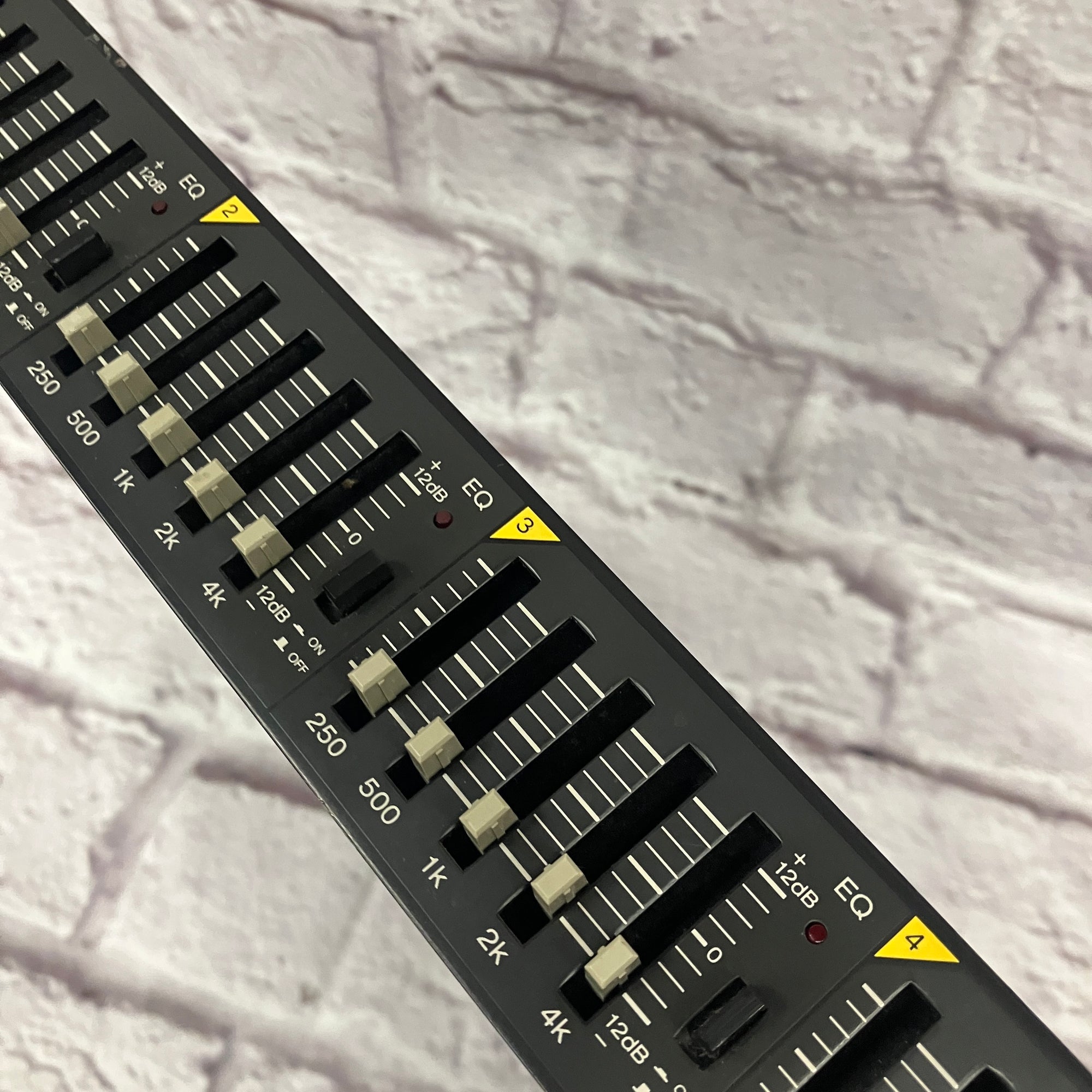 Korg KME-56 Rack EQ - Evolution Music