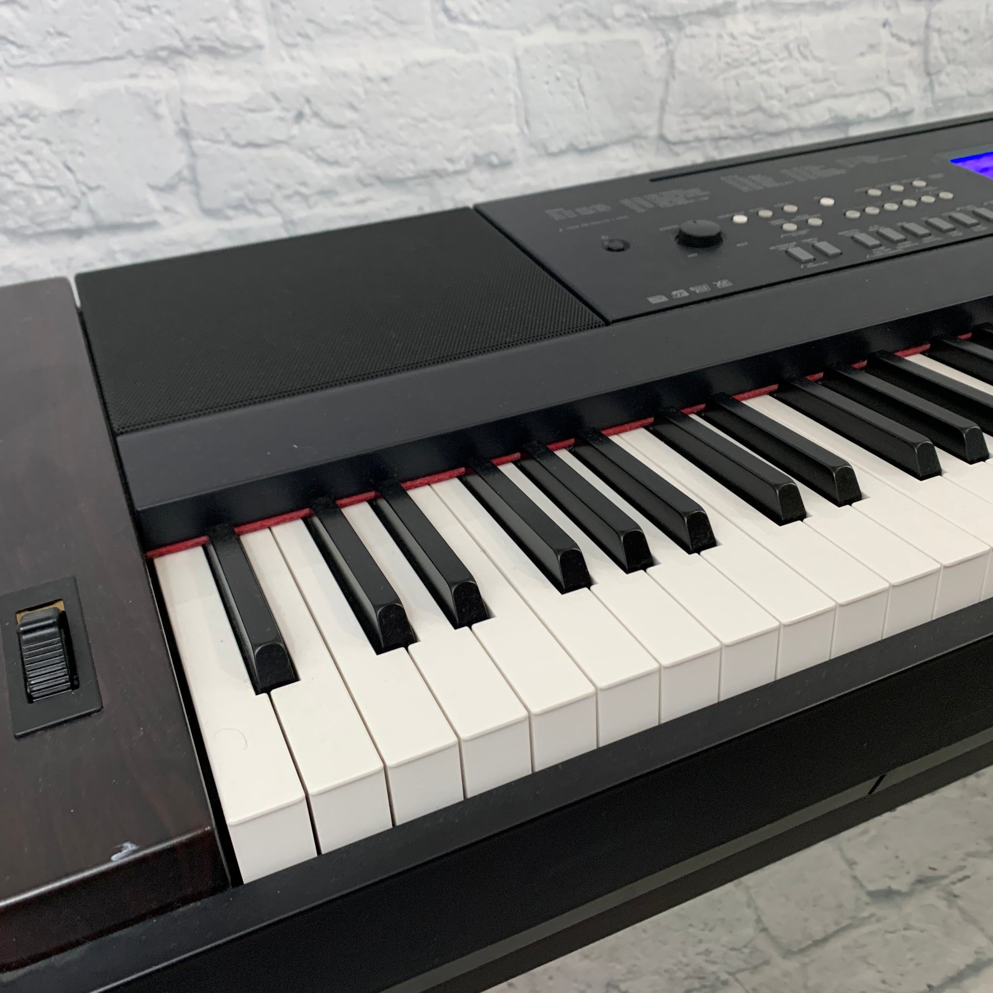 Yamaha DGX-650 Portable Grand Digital Piano