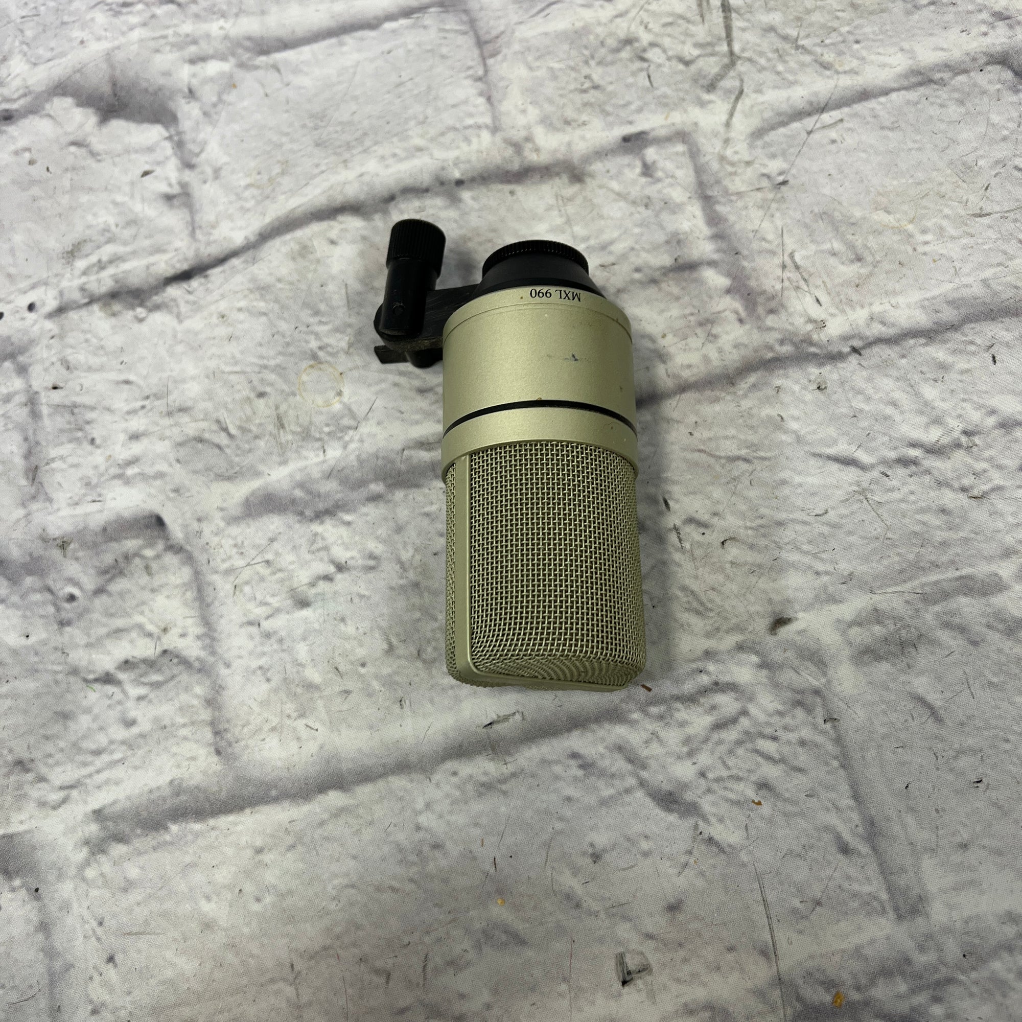 MXL 990 Large Diaphragm Condenser Microphone