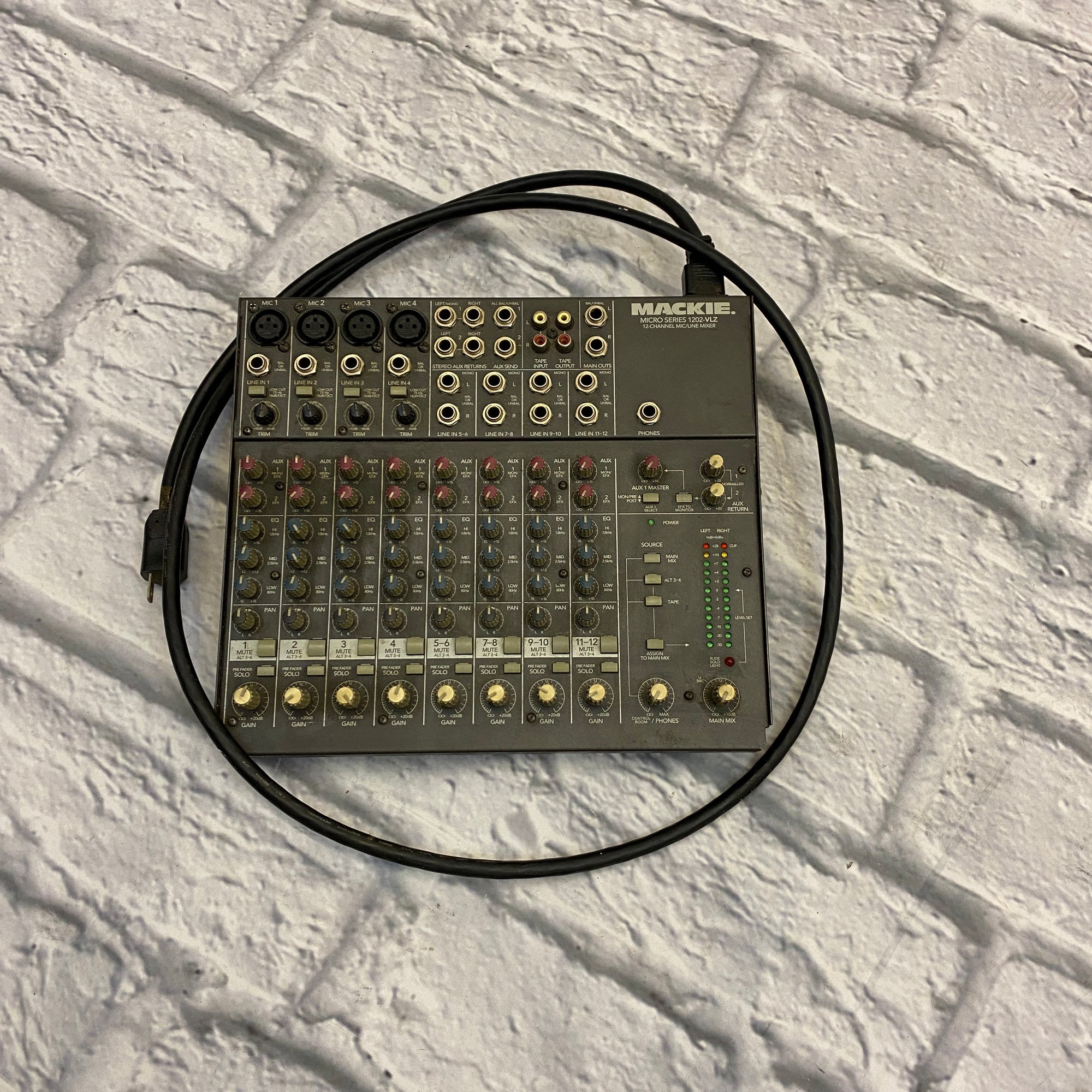 Mackie Micro Series 1202-VLZ 12-Channel Mic/Line Mixer