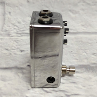 Red Witch Violetta Delay Pedal
