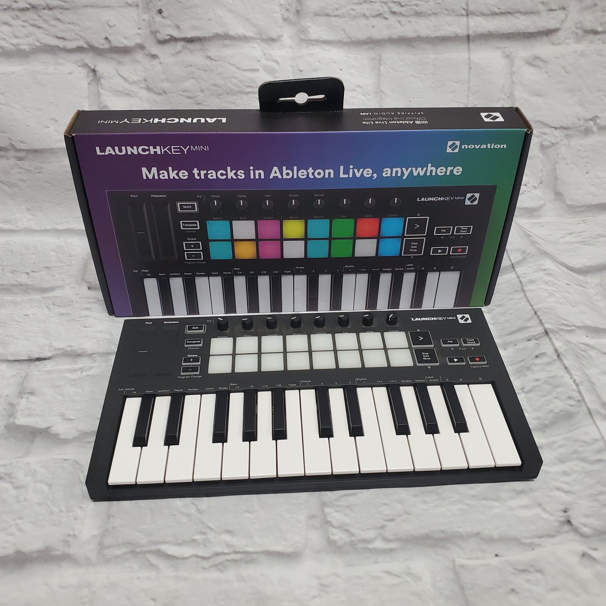 Novation launchkey mini mk3 Controller
