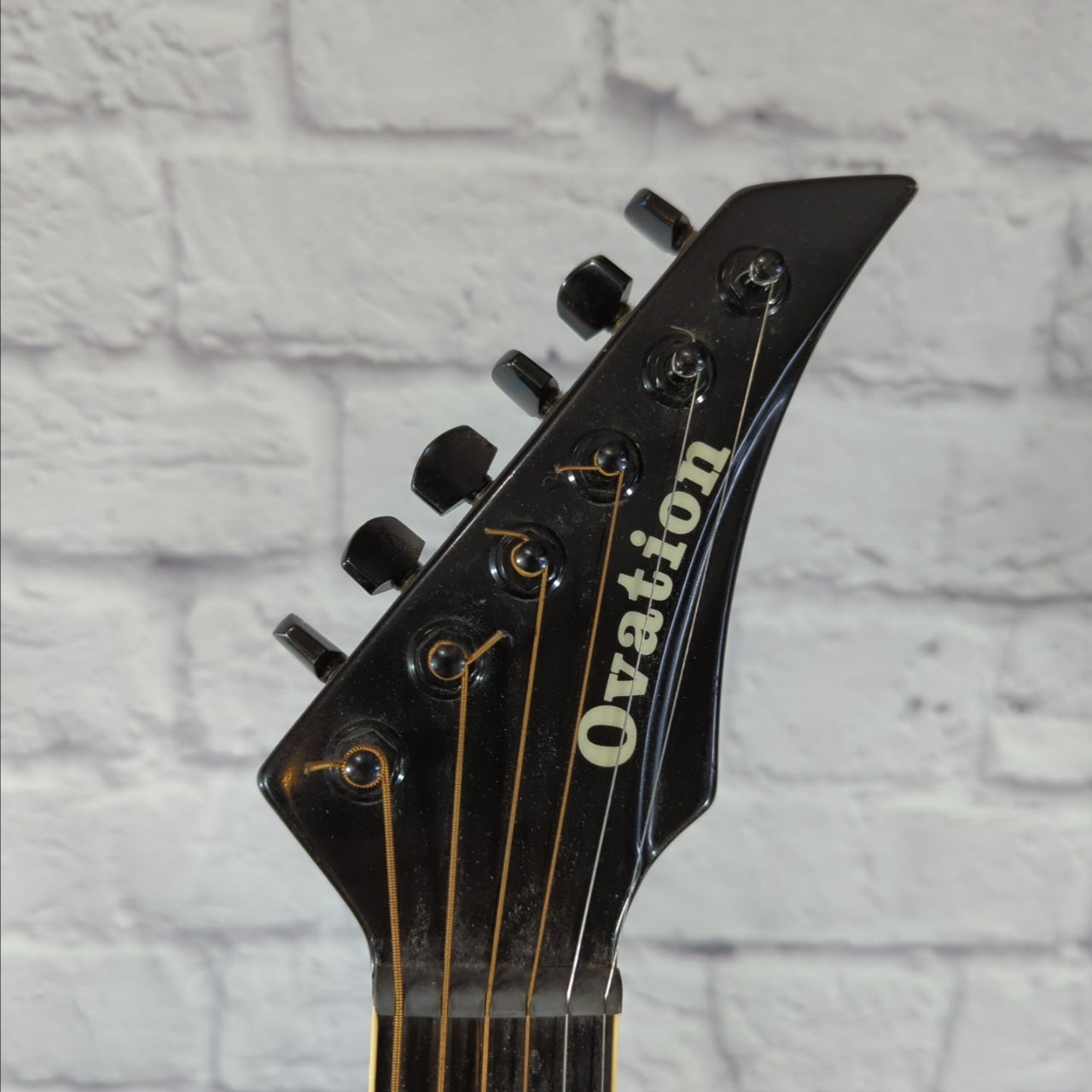 Ovation Kaman USA TB01 Thunderbolt Acoustic w/ Case