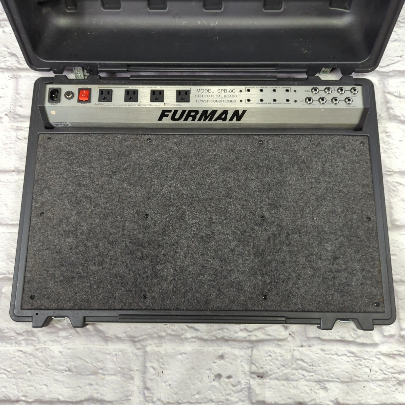 Furman SPB-8C Pedalboard with Conditioned Power and 9v Connects