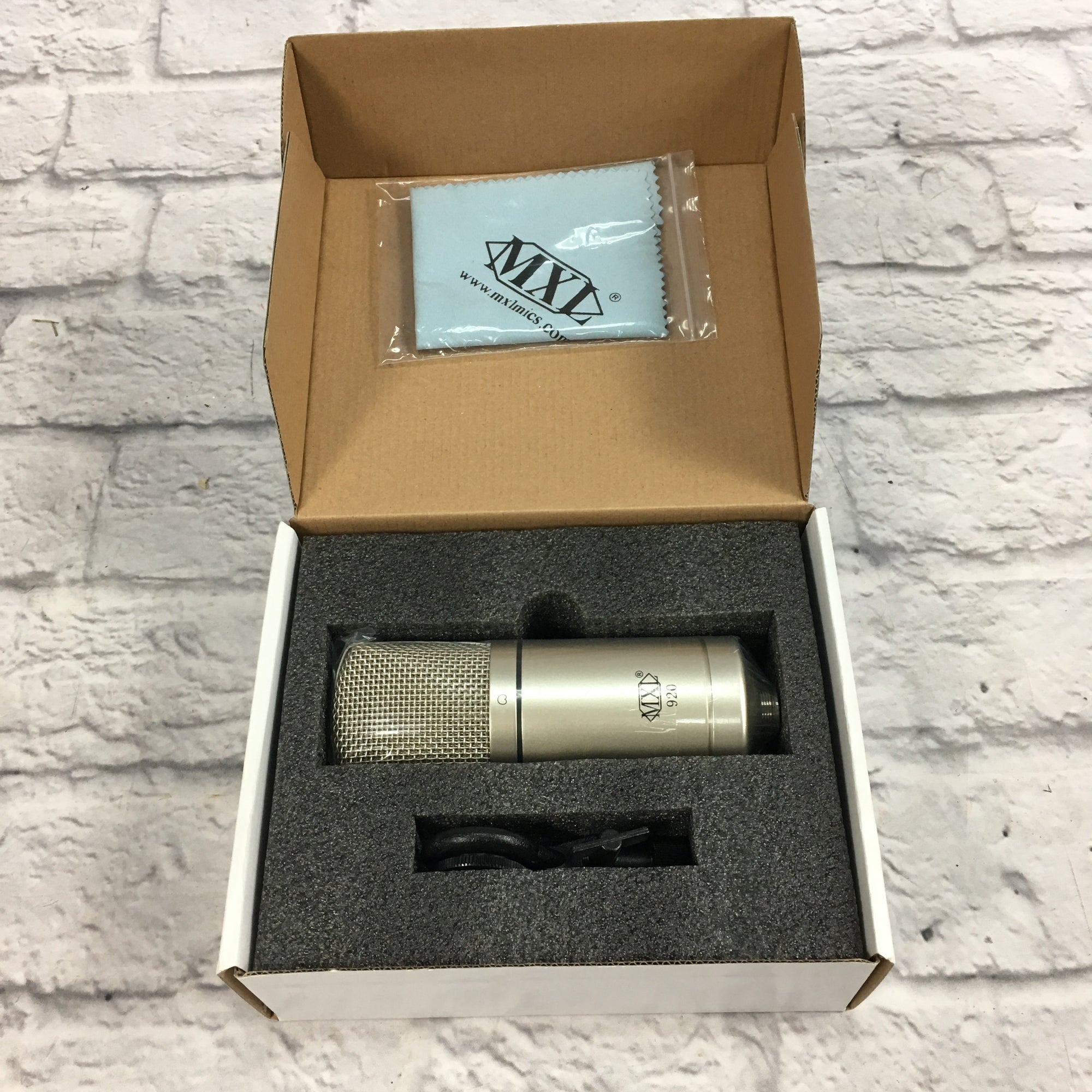 MXL 920 Large Capsule Condenser Microphone