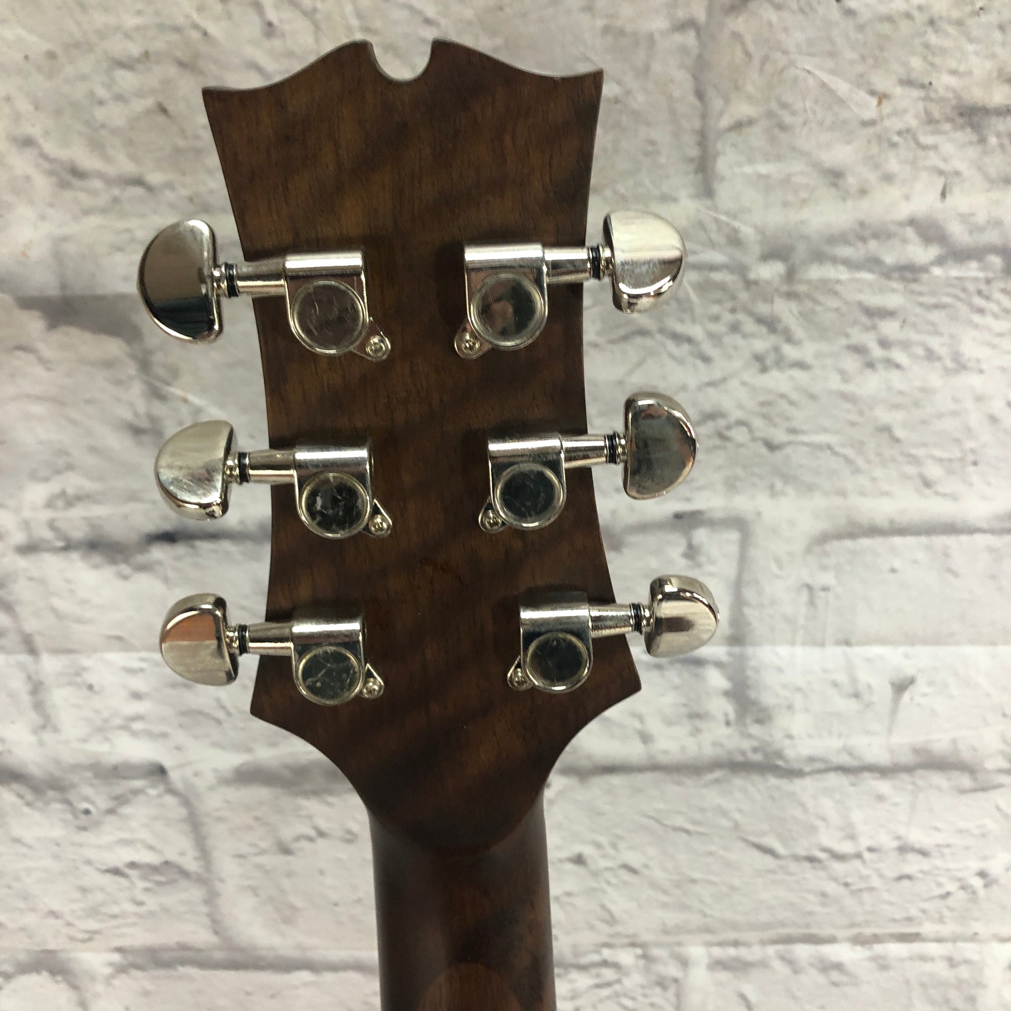 Mitchell T333CE-BST  Spruce Top Auditorium Guitar