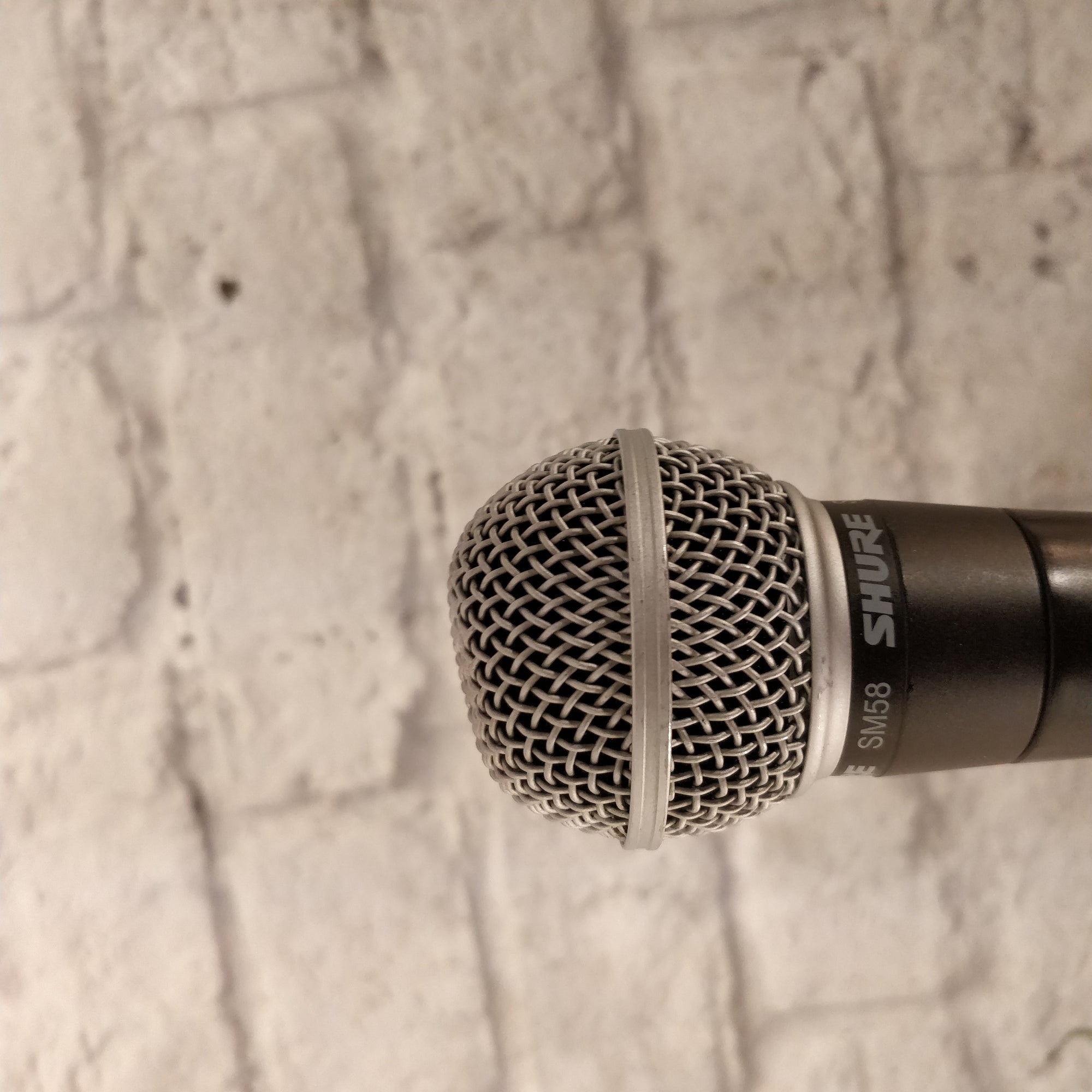 Shure SM58 Dynamic Microphone