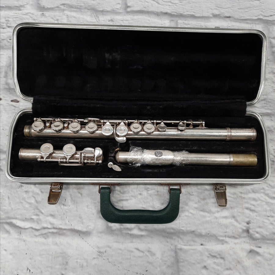 F.A. Reynolds Medalist Flute NEEDS WORK w/vintage Bundy Case (AS IS)