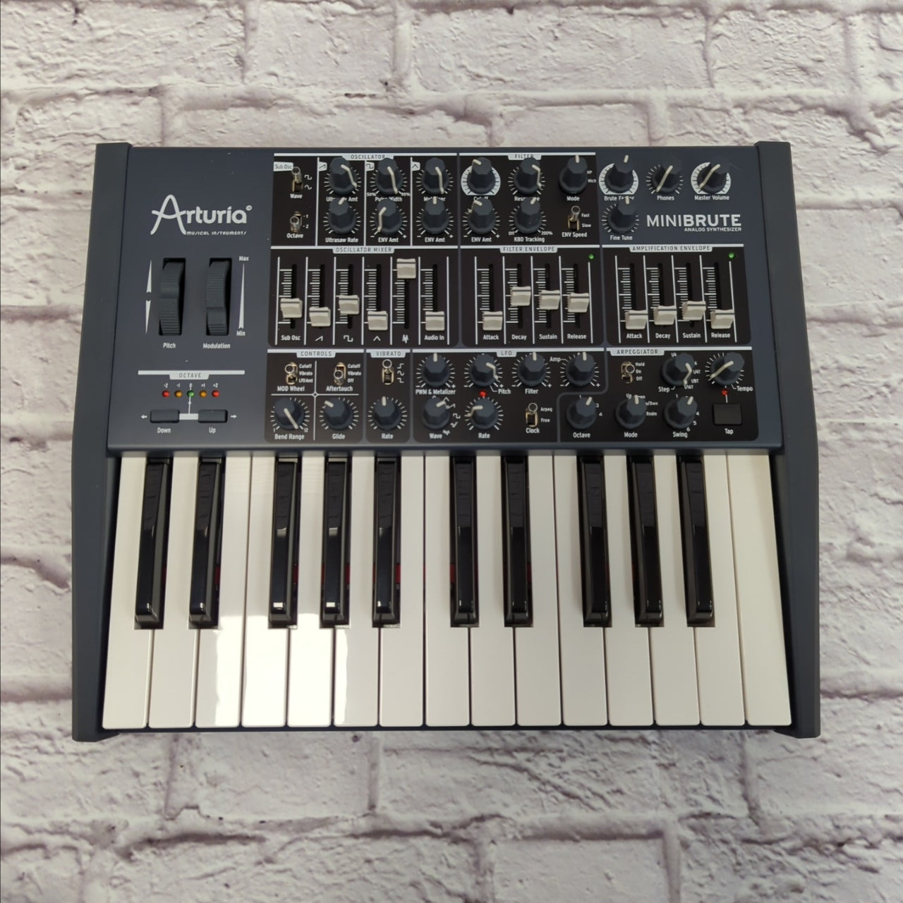 Arturia Mini Brute 25 Key Synthesizer