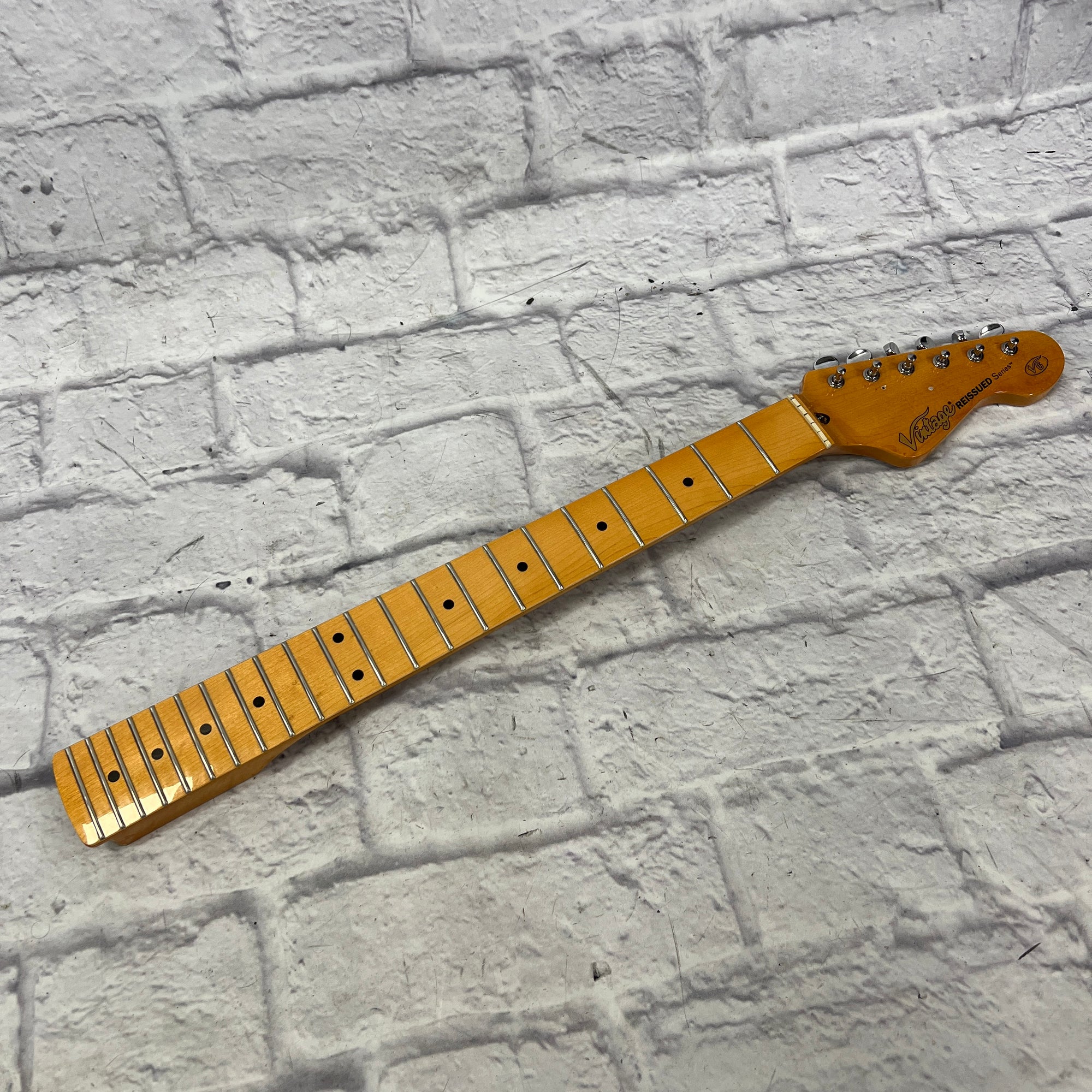 Vintage (Brand) V6 Reissued Stratocaster Neck