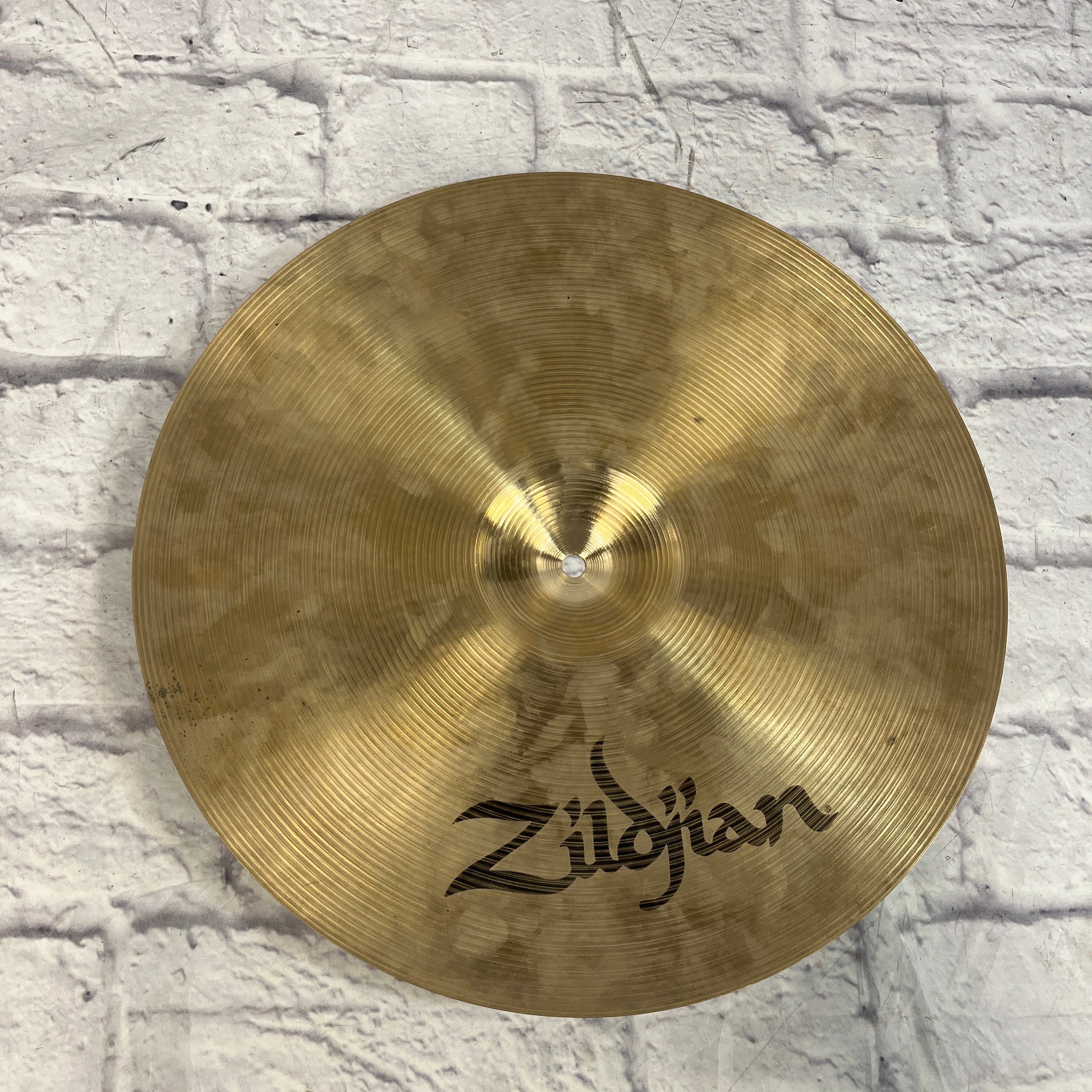 Zildjian Avedis Medium Crash 17 Crash Cymbal