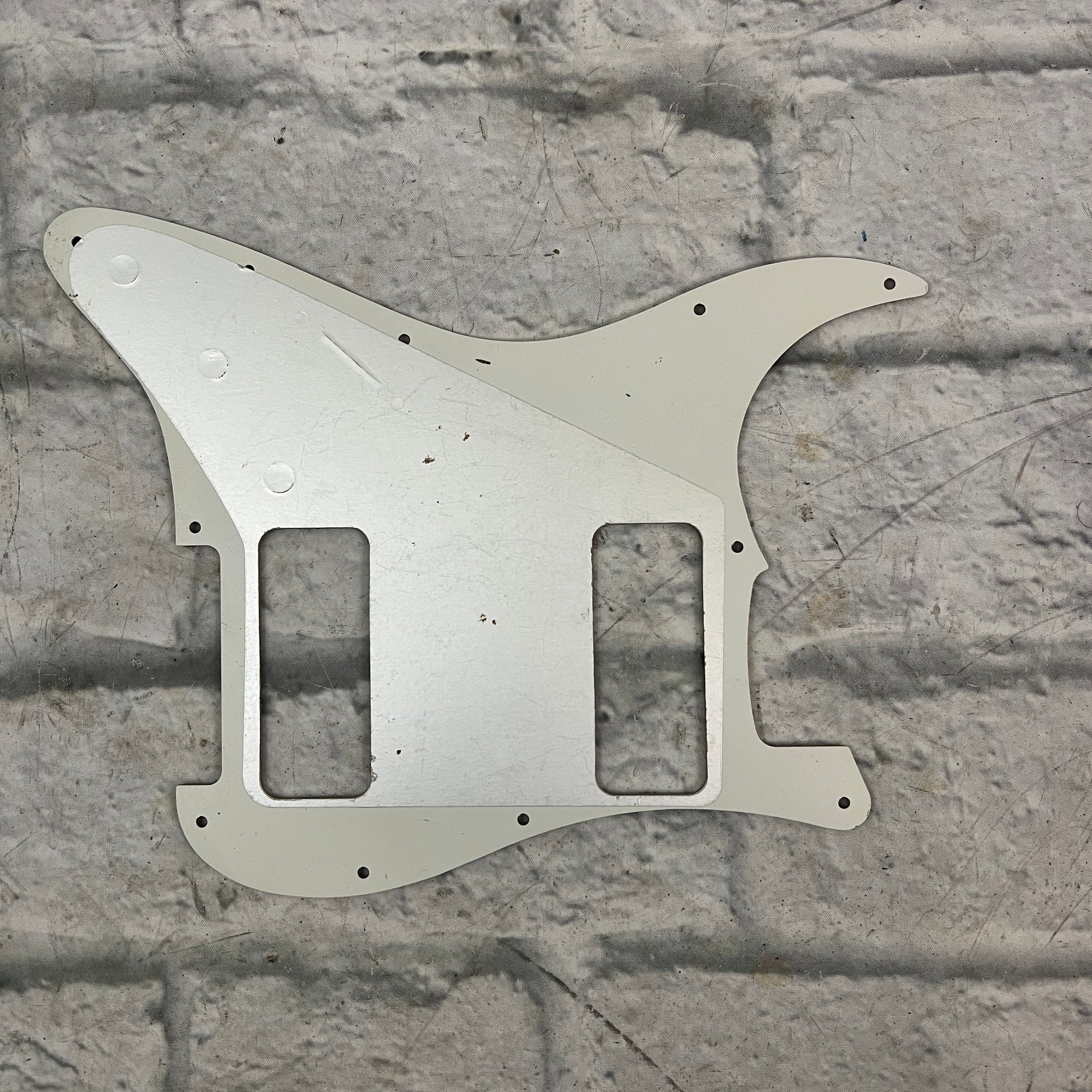 Unknown 11-Screw Strat Pickguard - Reddish Tortoiseshell