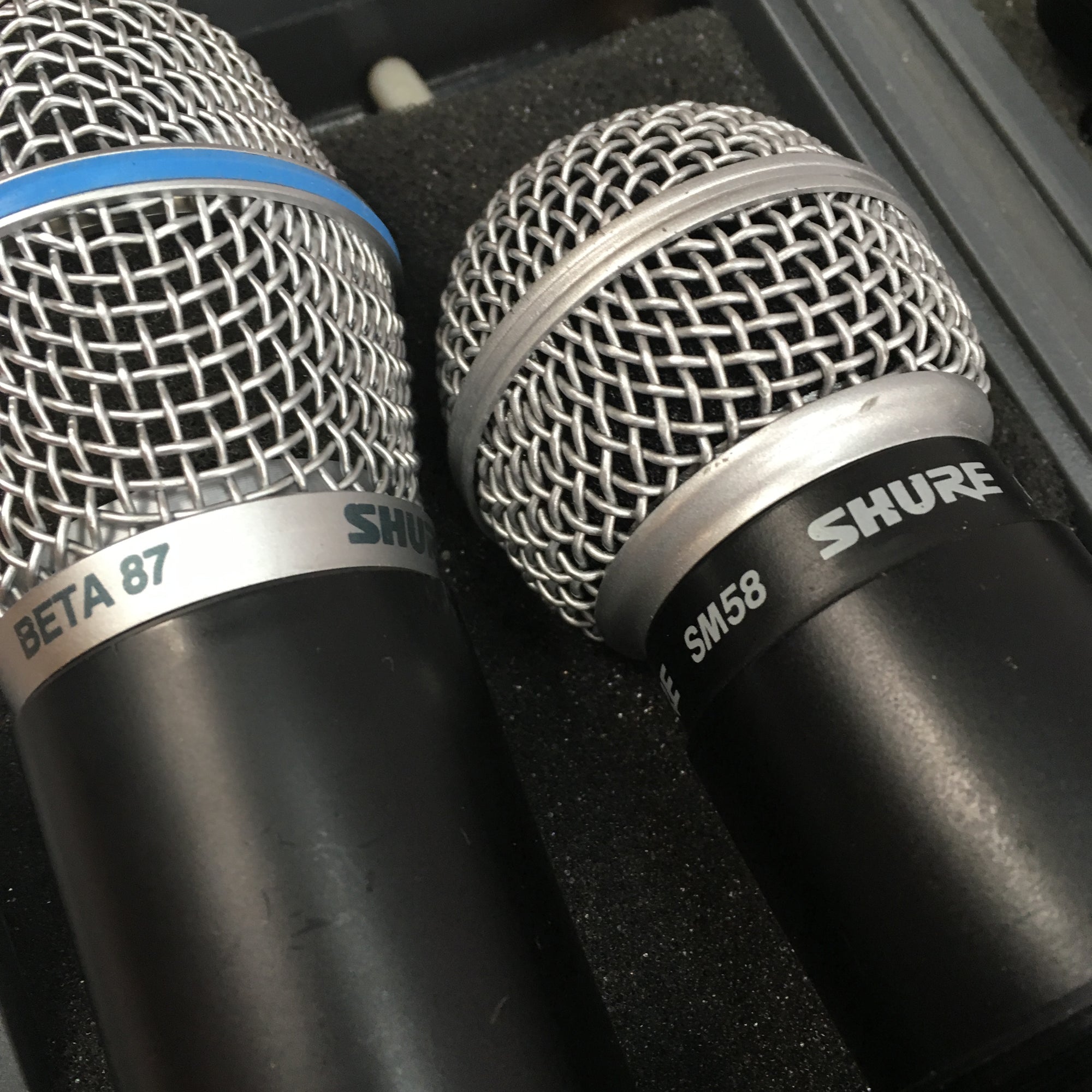 Shure UC4UA Wireless Microphone Outfit