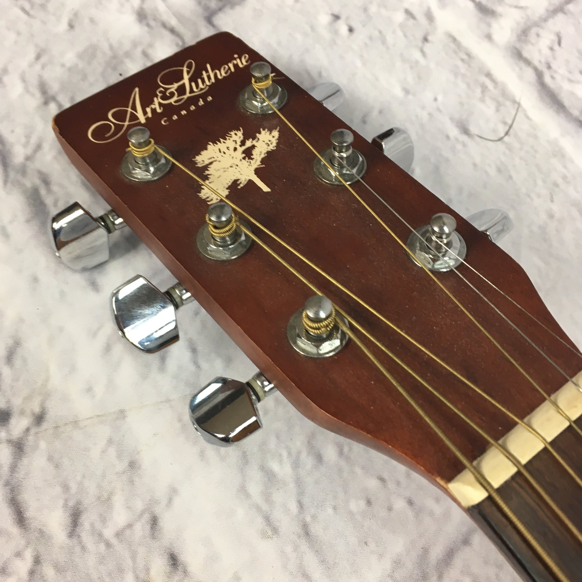 Art & Lutherie Wild Cherry (エレアコ仕様) Art & Lutherie Wild Cherry Dreadnought Sunburst – Chicago