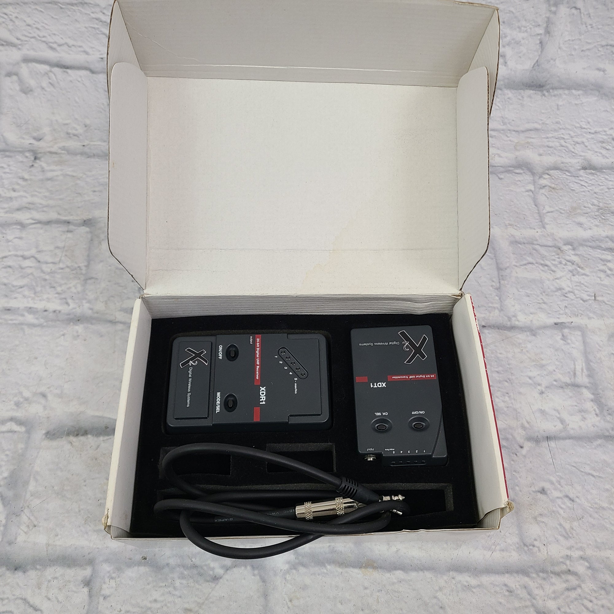 X2 Line 6 XDS95 UHF Wireless Instrument System