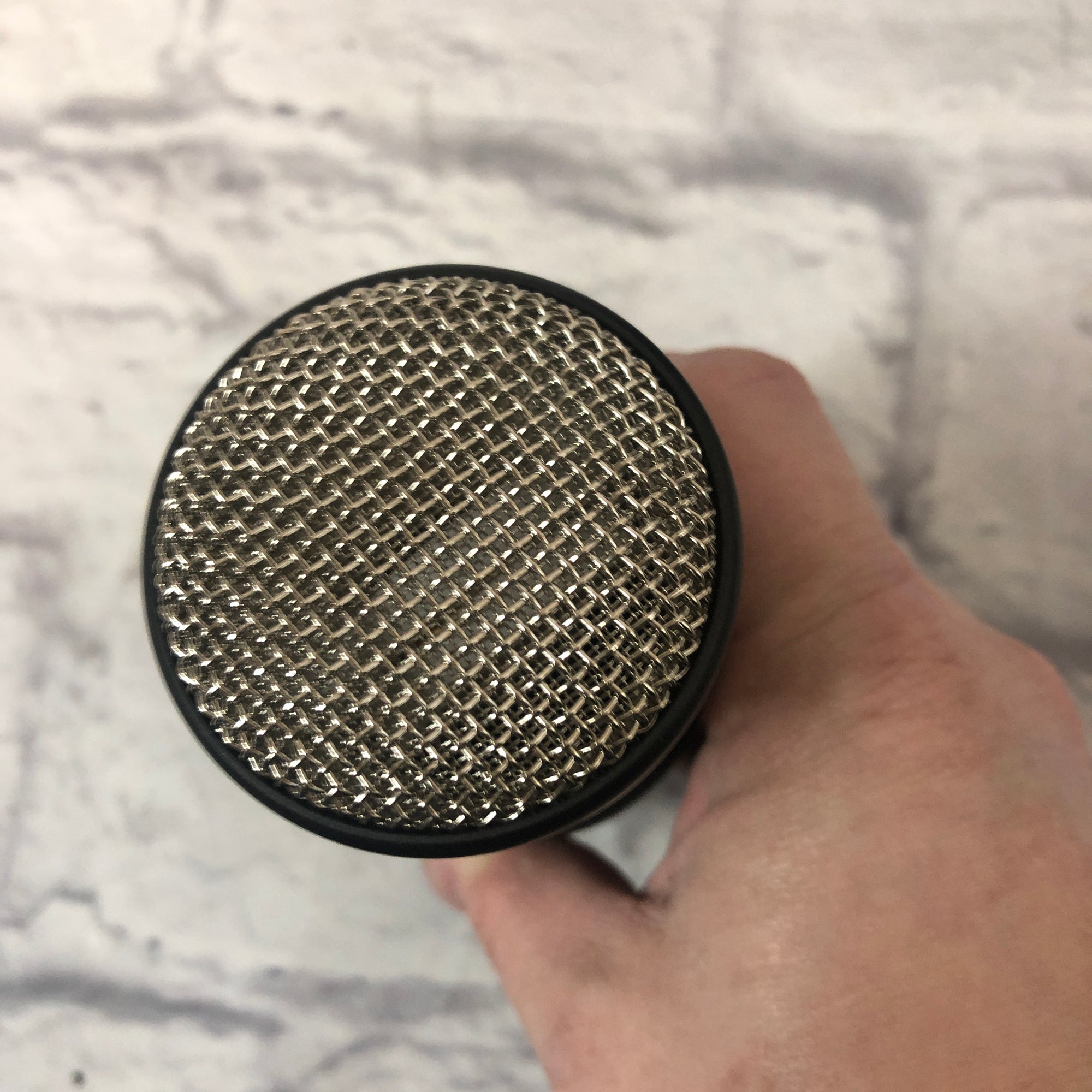 AKG P220 Large Diaphragm Condenser Microphone with Case