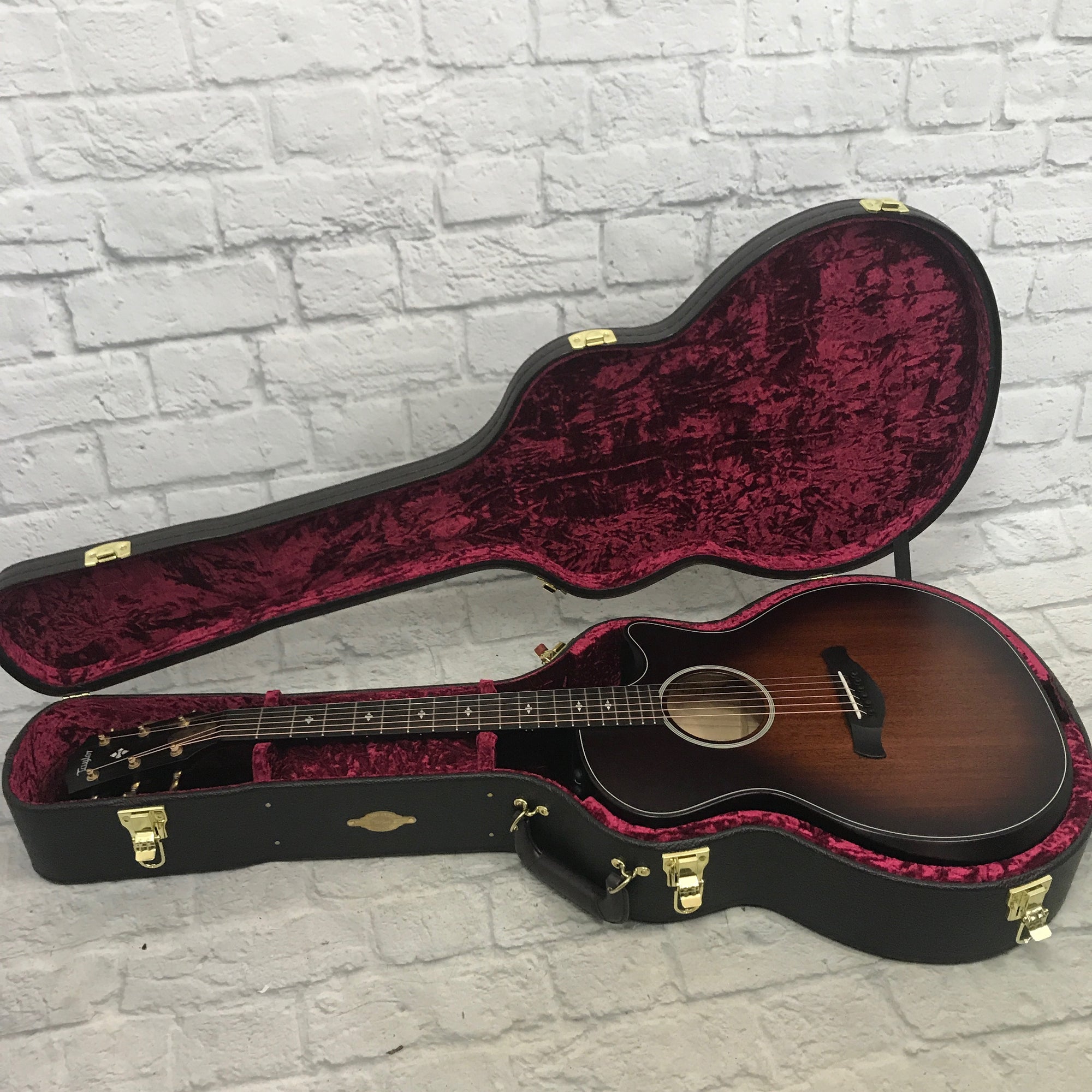 Taylor Builder's Edition 324ce V-Class Bracing Shaded Edgeburst With Case