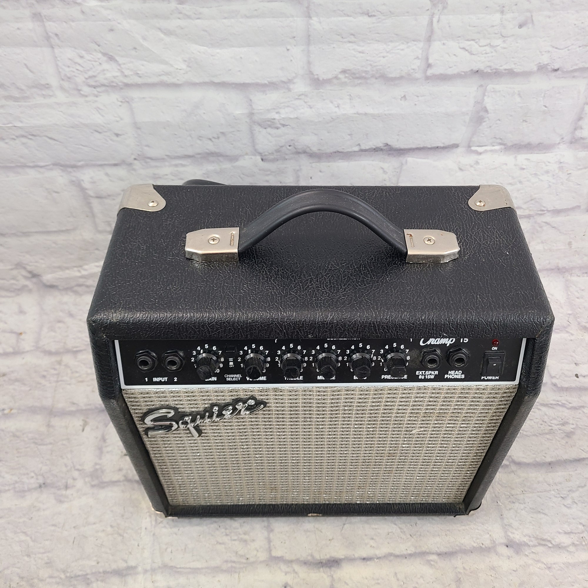 Squier Cha,mp 15 Electric Guitar Guitar Combo Amp