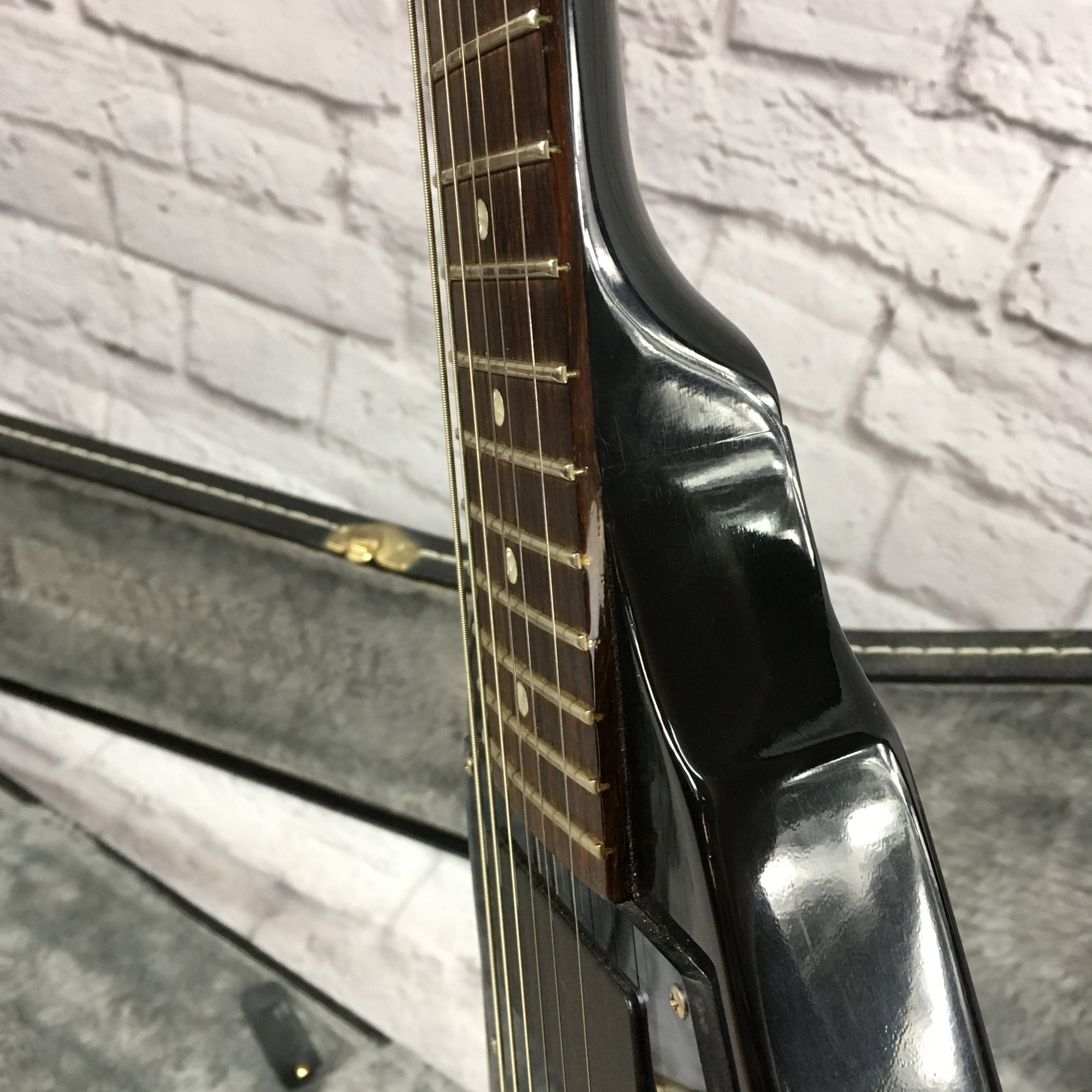 Gibson Flying V 1999 with TKL Hard Case
