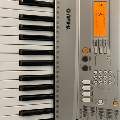 Yamaha PSR-E313 61-Key Digital Piano