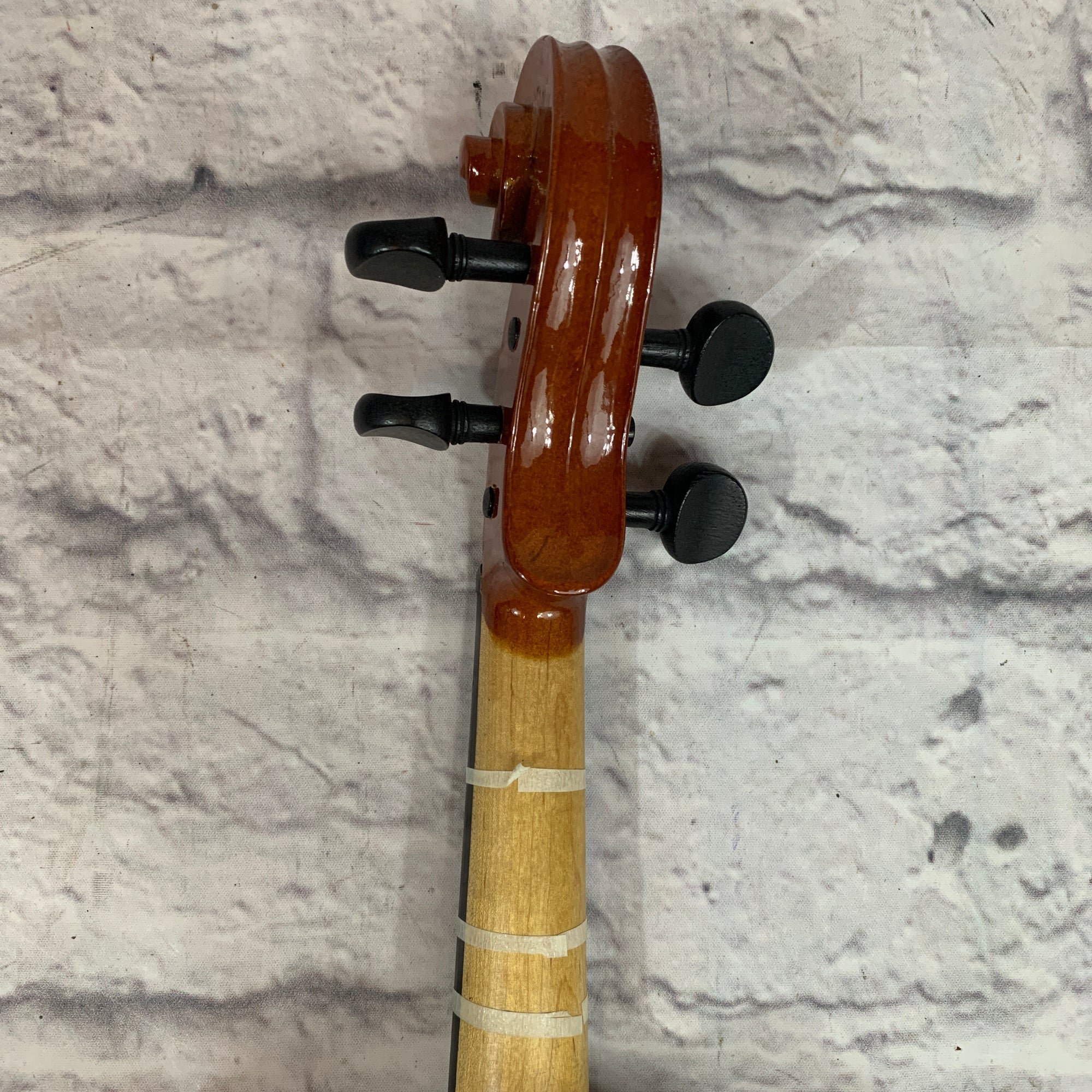 Rossetti 4/4 Violin w/ Case & Bow