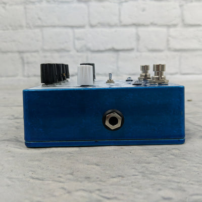 EarthQuaker Devices Avalanche Run Stero Delay and Reverb
